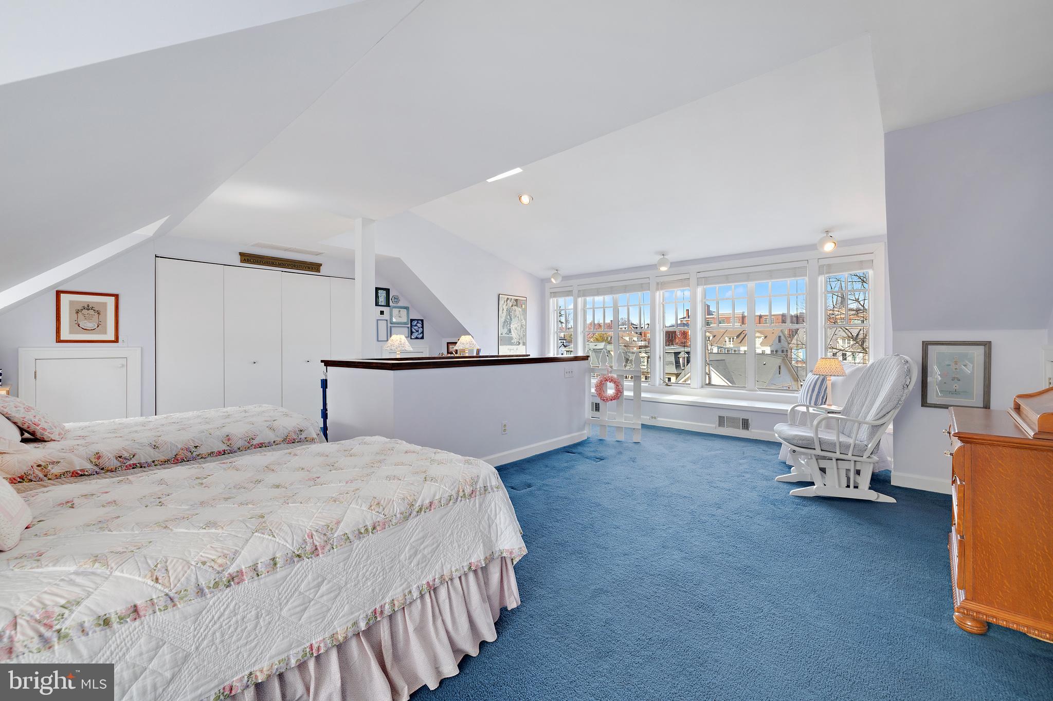 MURRAY HILL - Residential