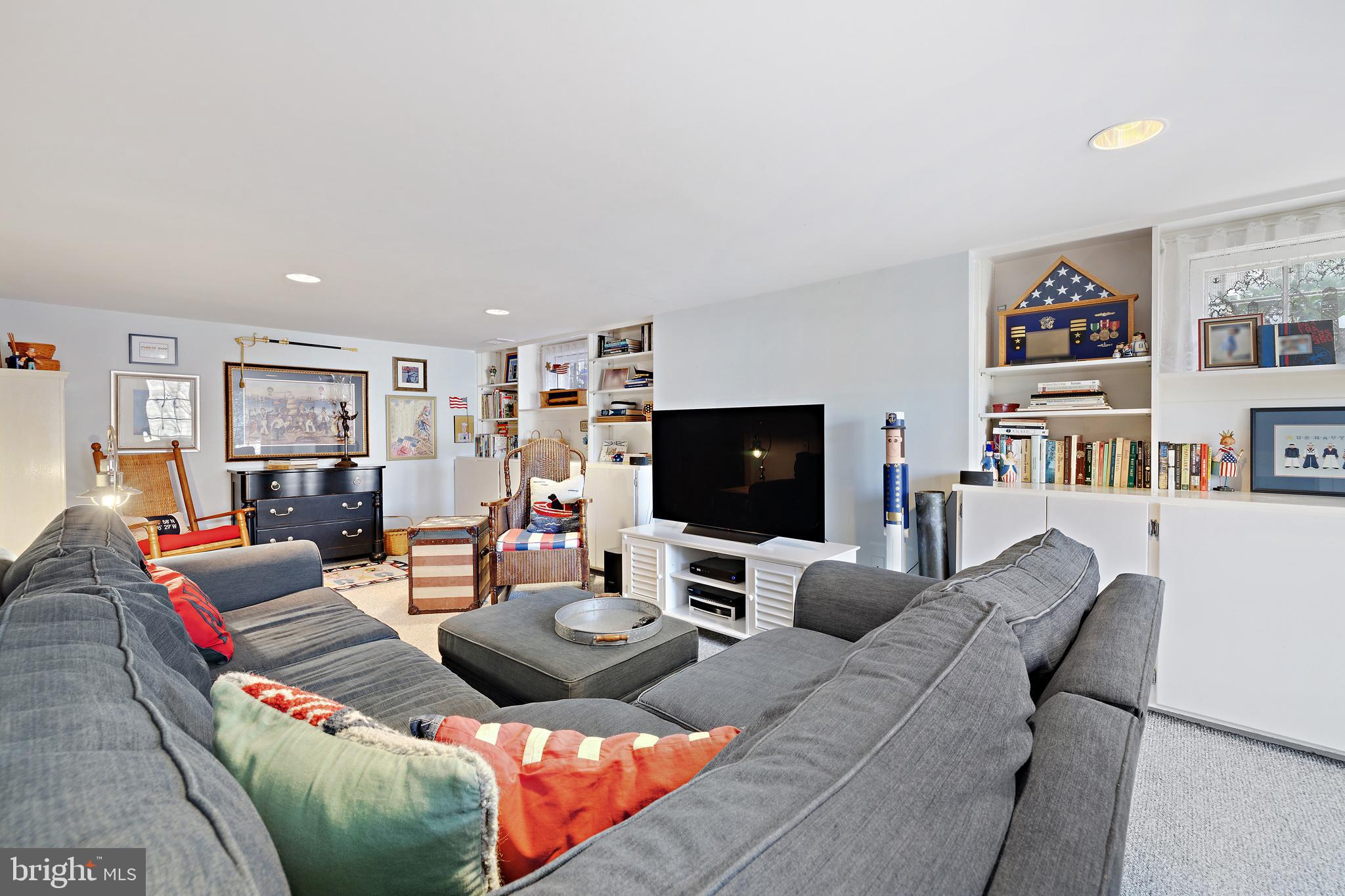 MURRAY HILL - Residential