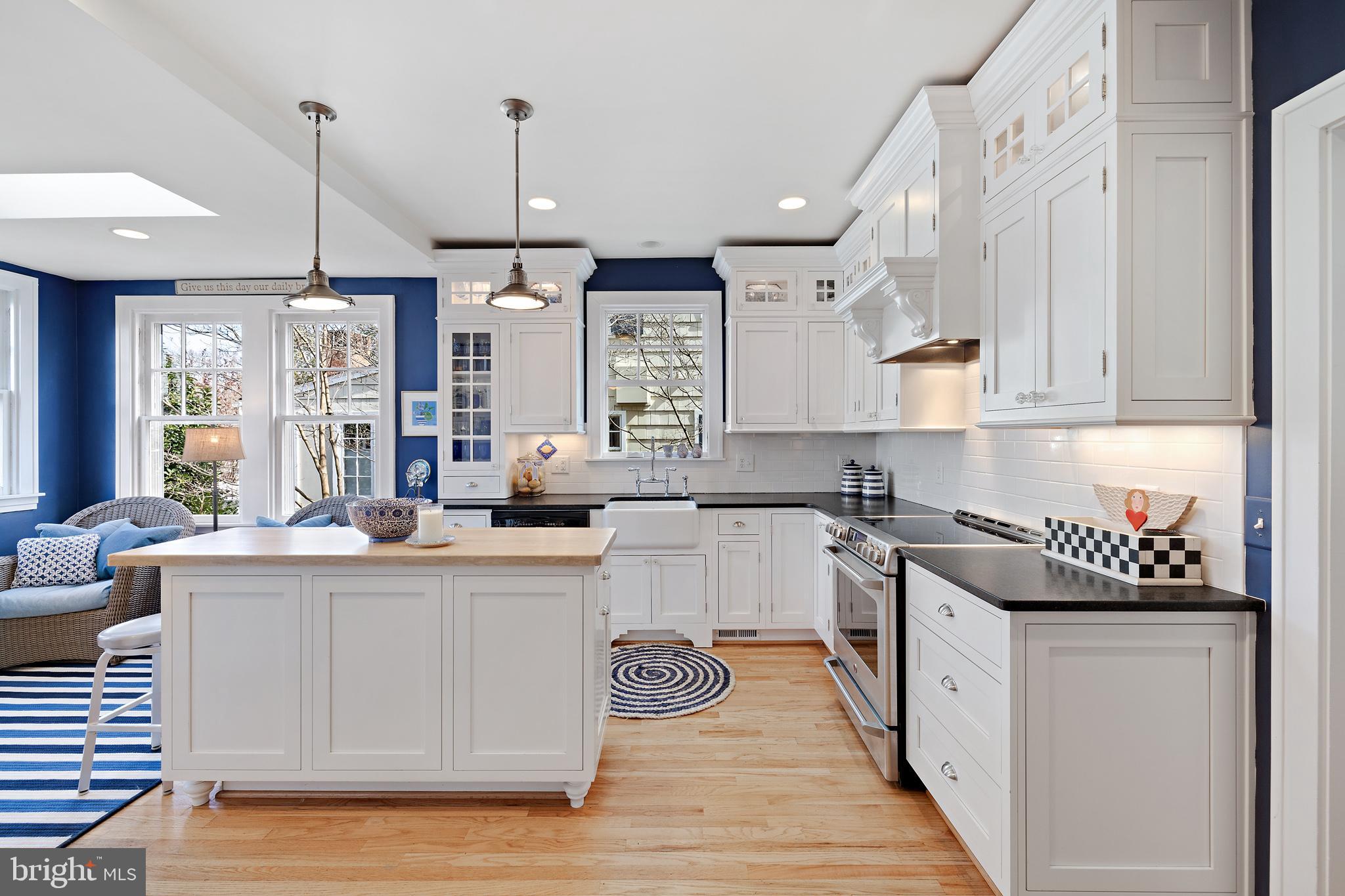 MURRAY HILL - Residential