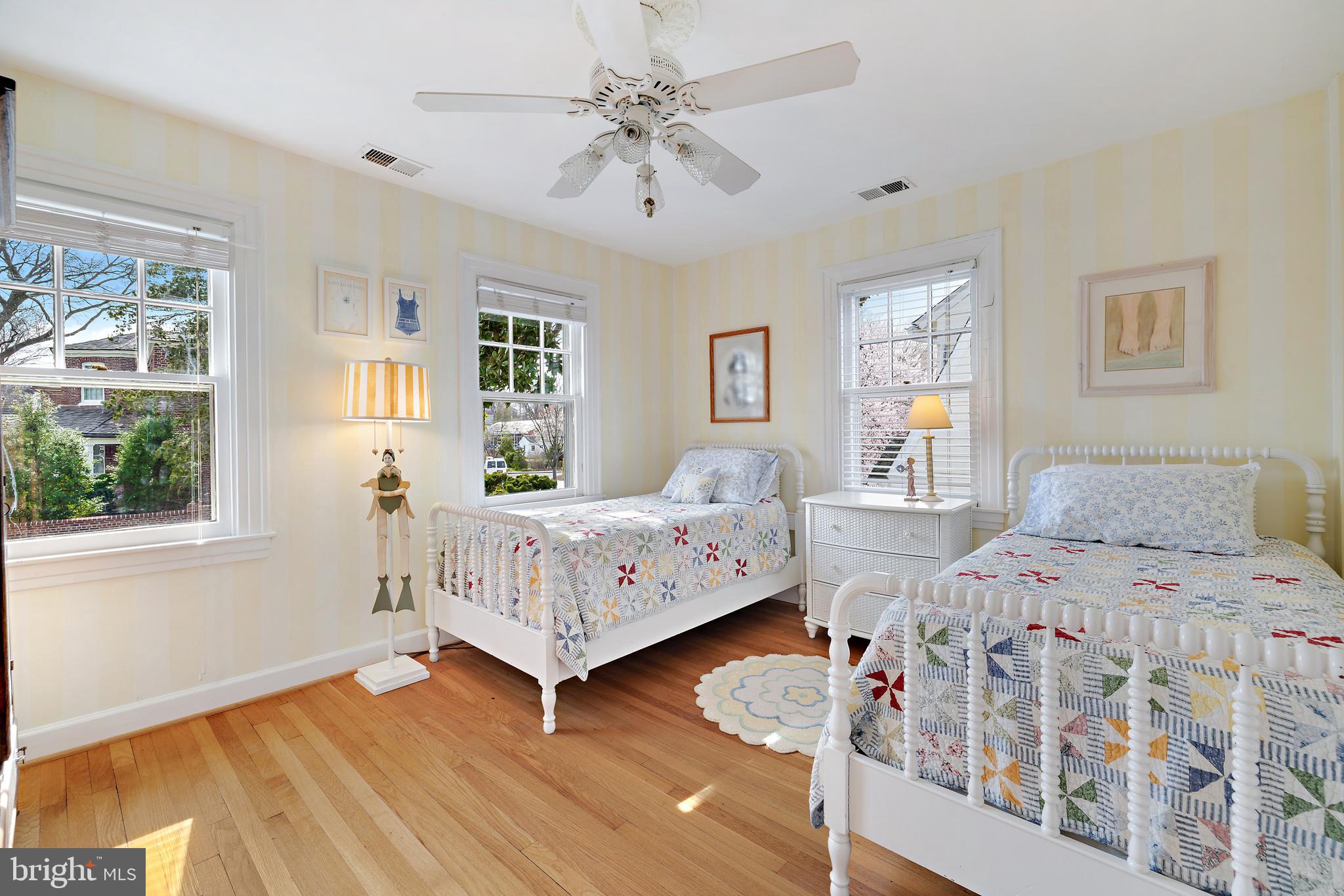 MURRAY HILL - Residential