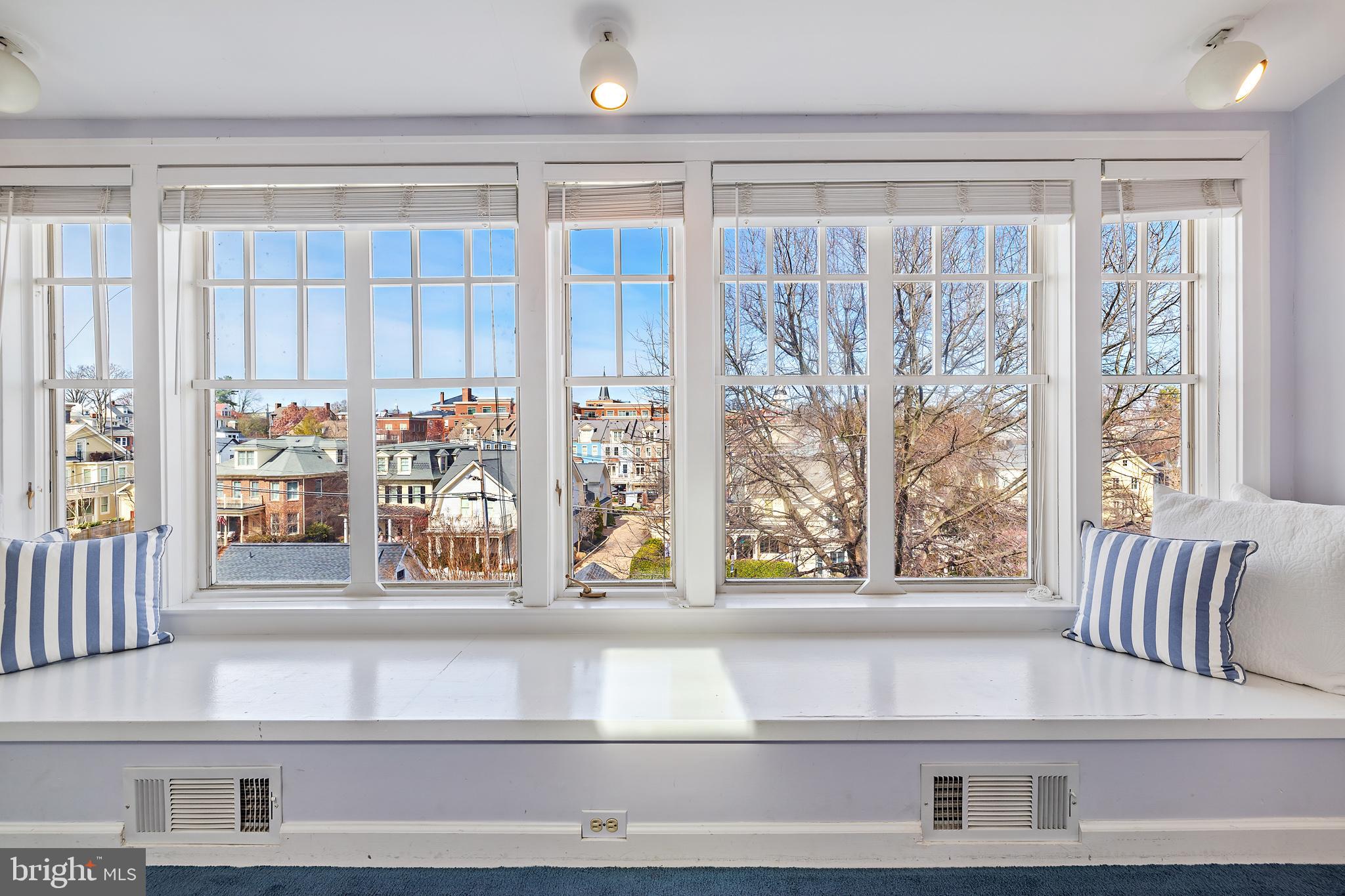 MURRAY HILL - Residential