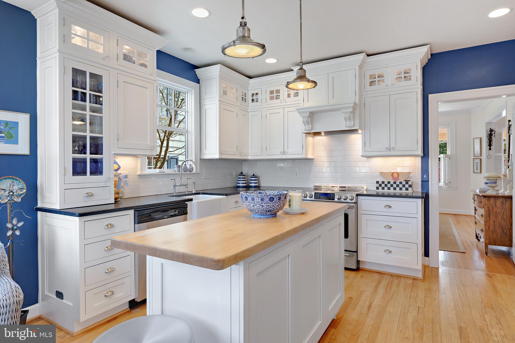 MURRAY HILL - Residential