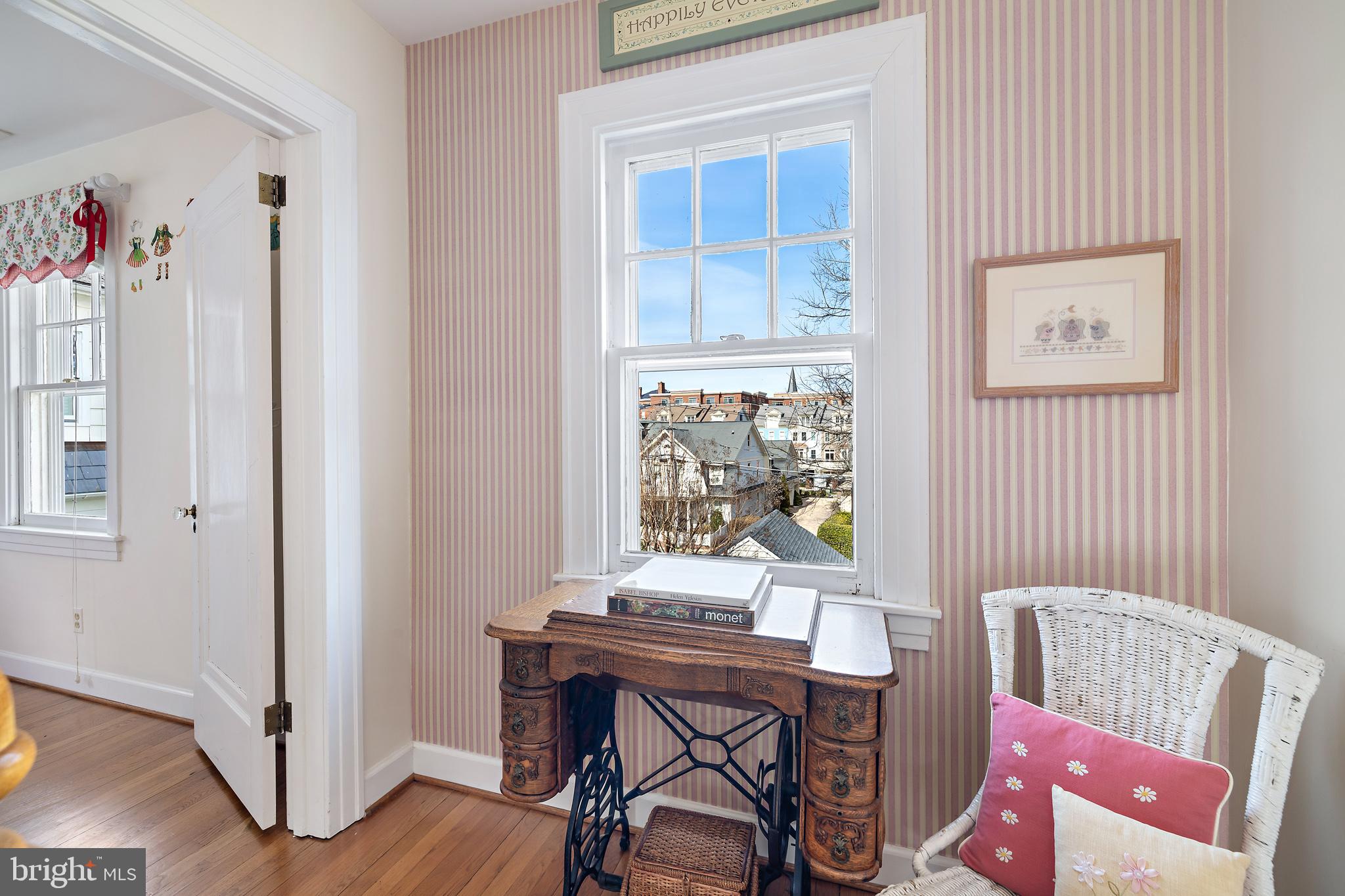 MURRAY HILL - Residential