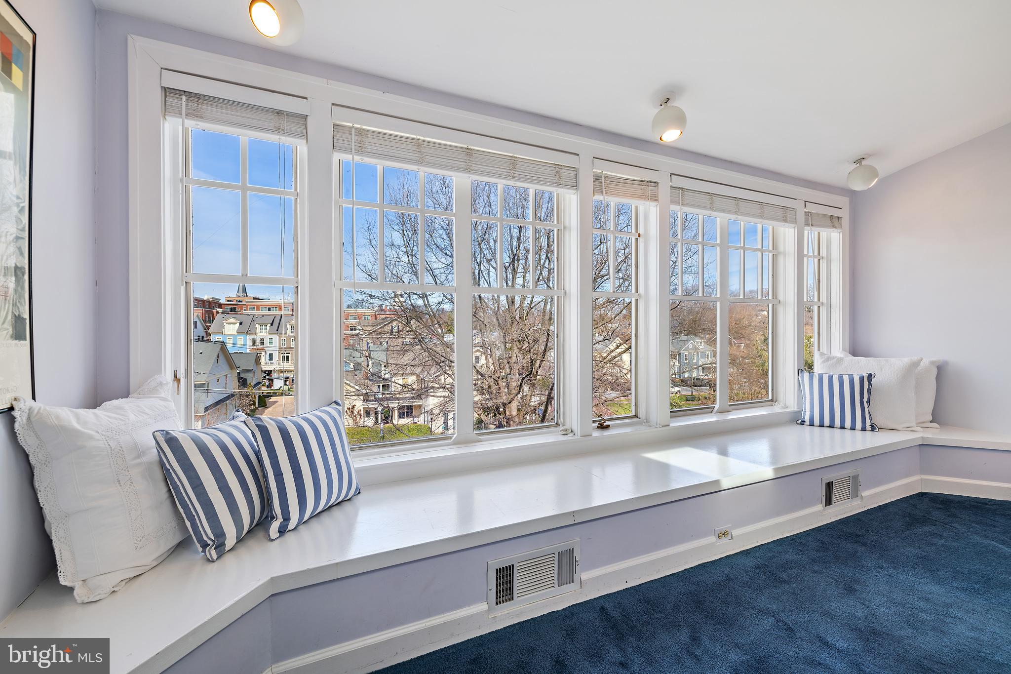 MURRAY HILL - Residential