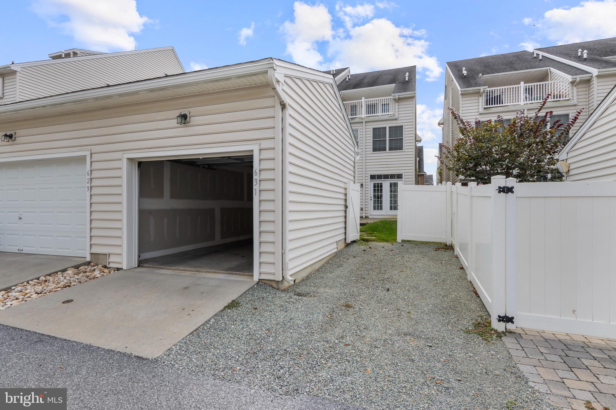 MAGNOLIA PLACE - Residential