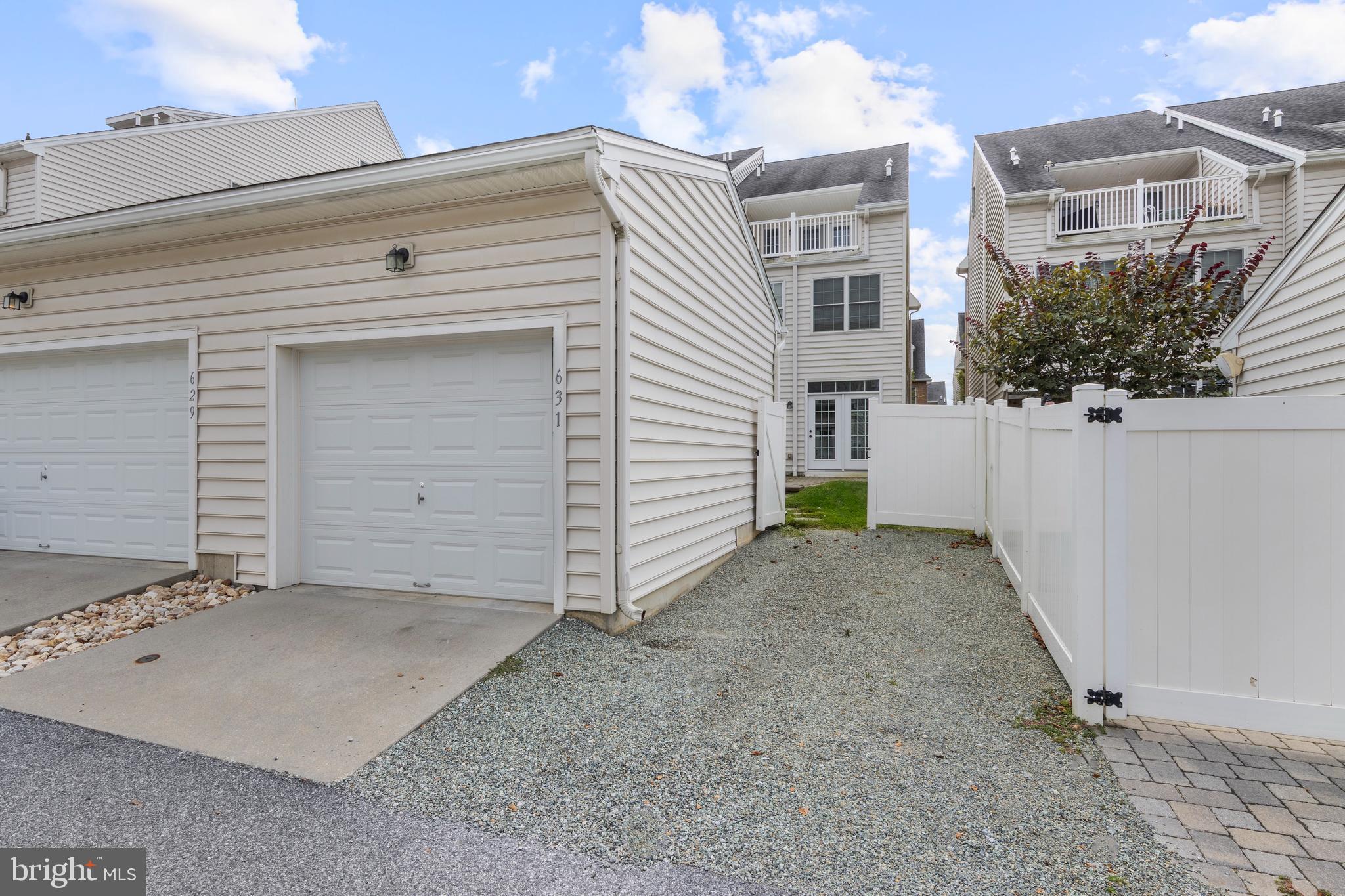 MAGNOLIA PLACE - Residential