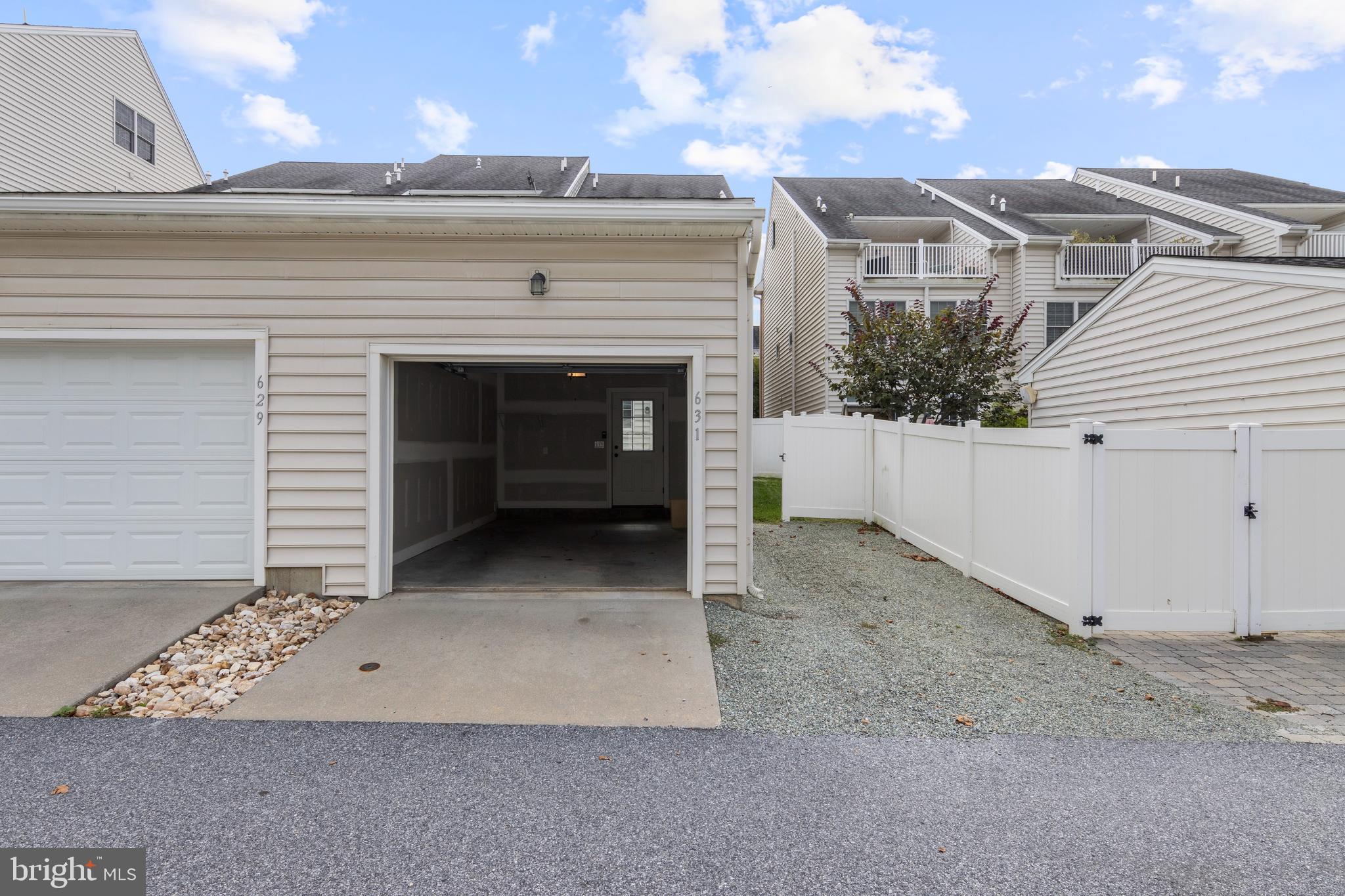 MAGNOLIA PLACE - Residential