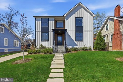 412 N CLEVELAND STREET ARLINGTON VA 22201