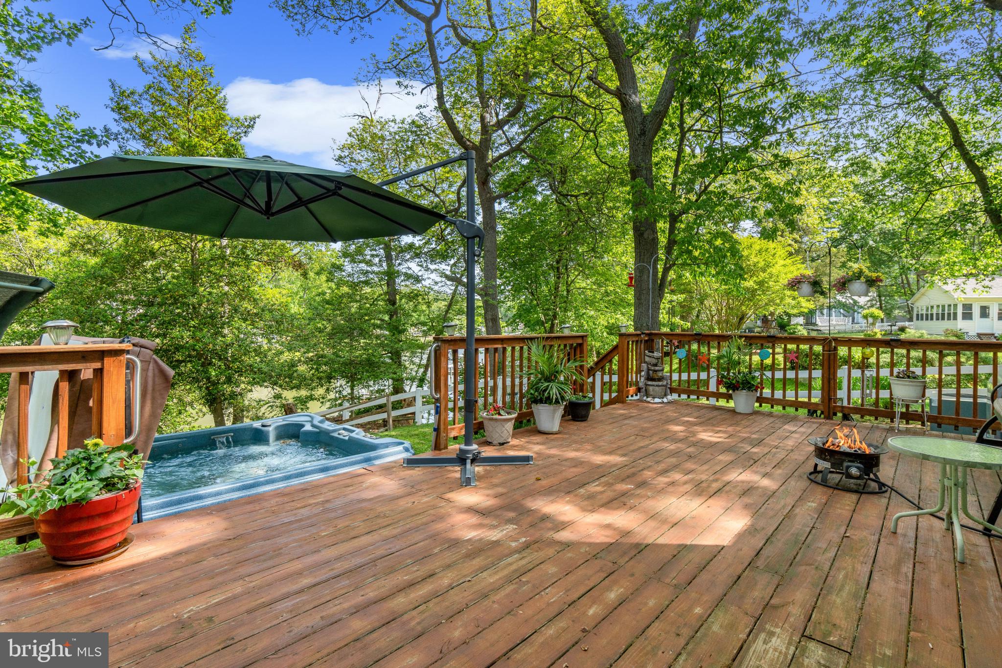 LAKE SHORE - Residential