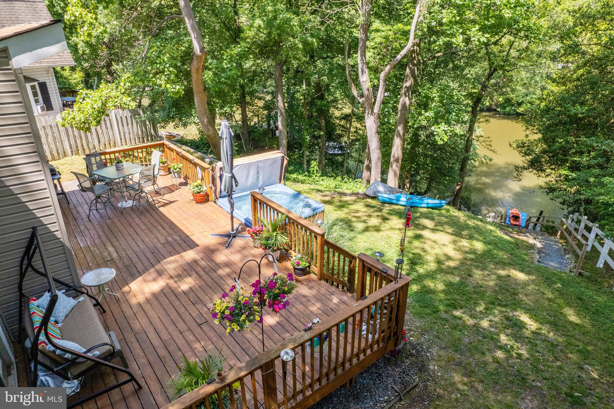 LAKE SHORE - Residential