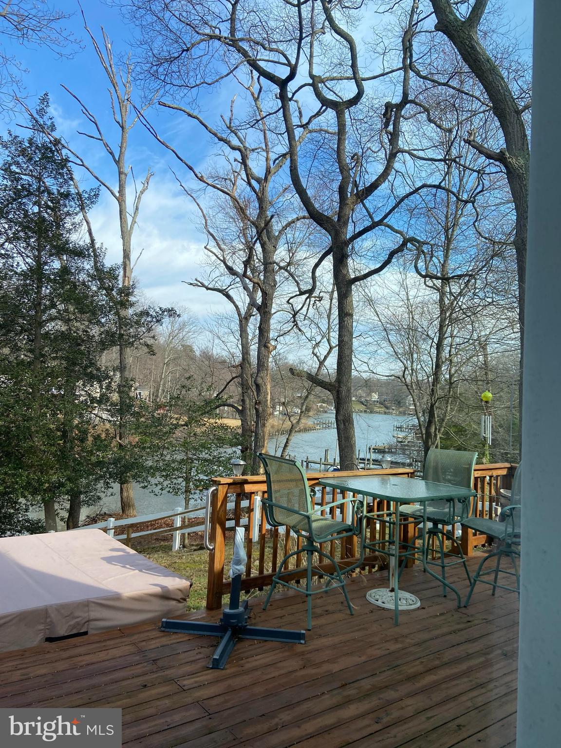 LAKE SHORE - Residential