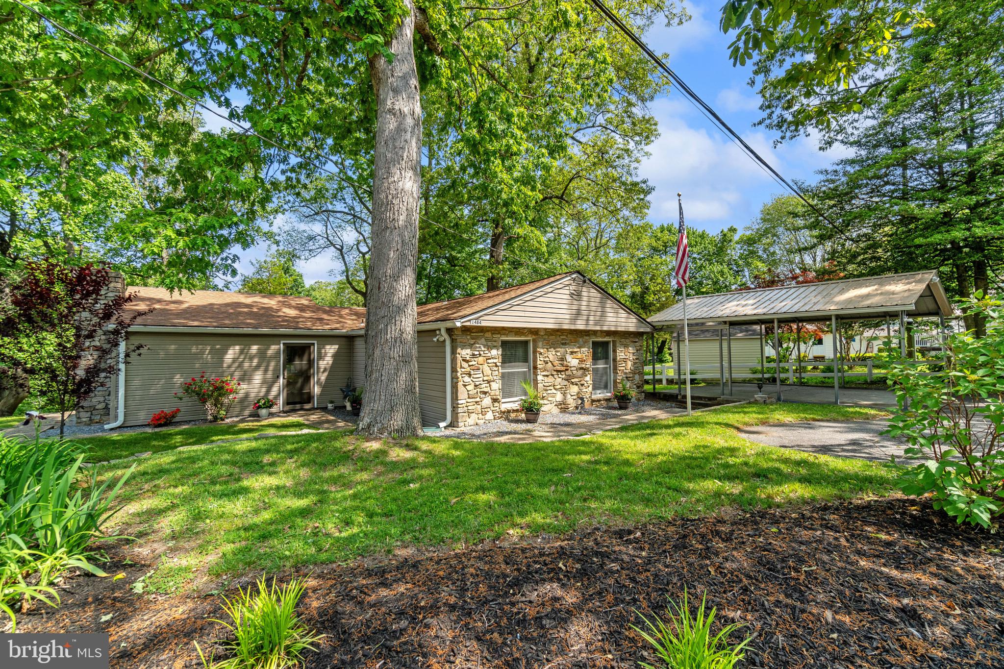 LAKE SHORE - Residential