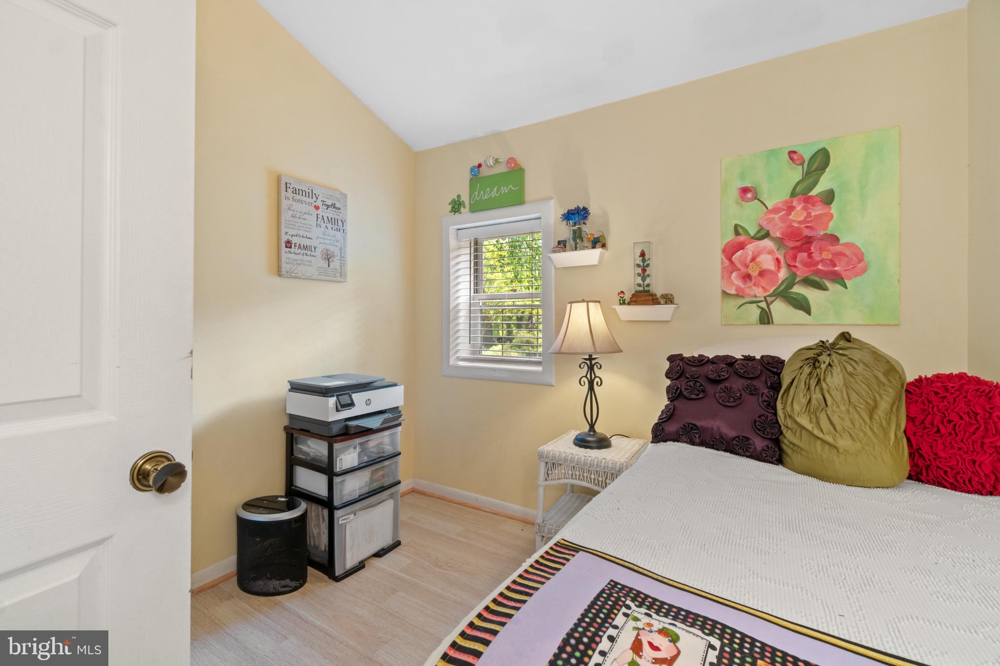 LAKE SHORE - Residential