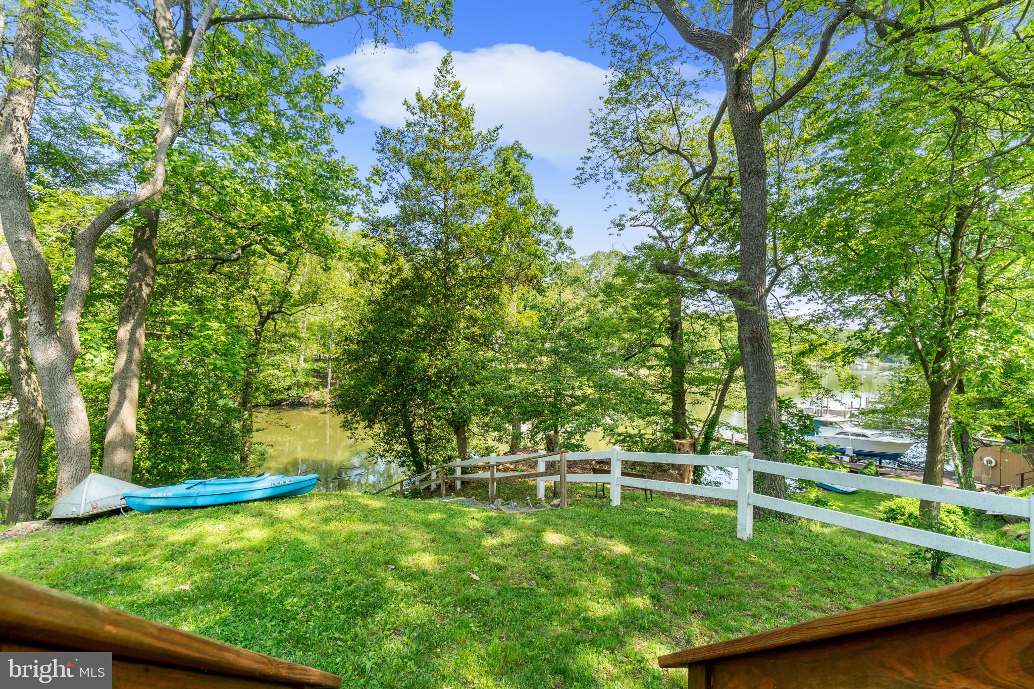 LAKE SHORE - Residential