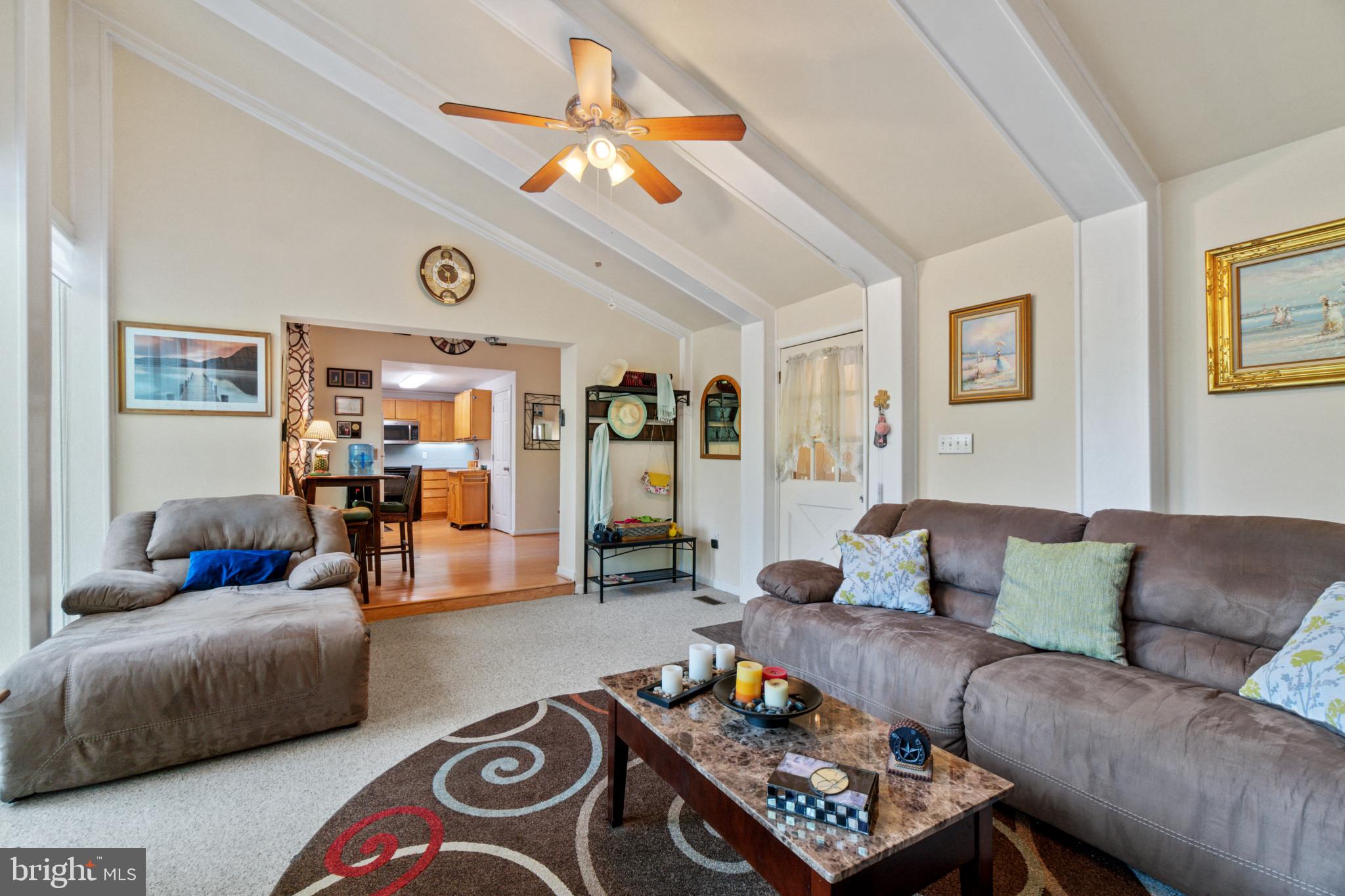 LAKE SHORE - Residential