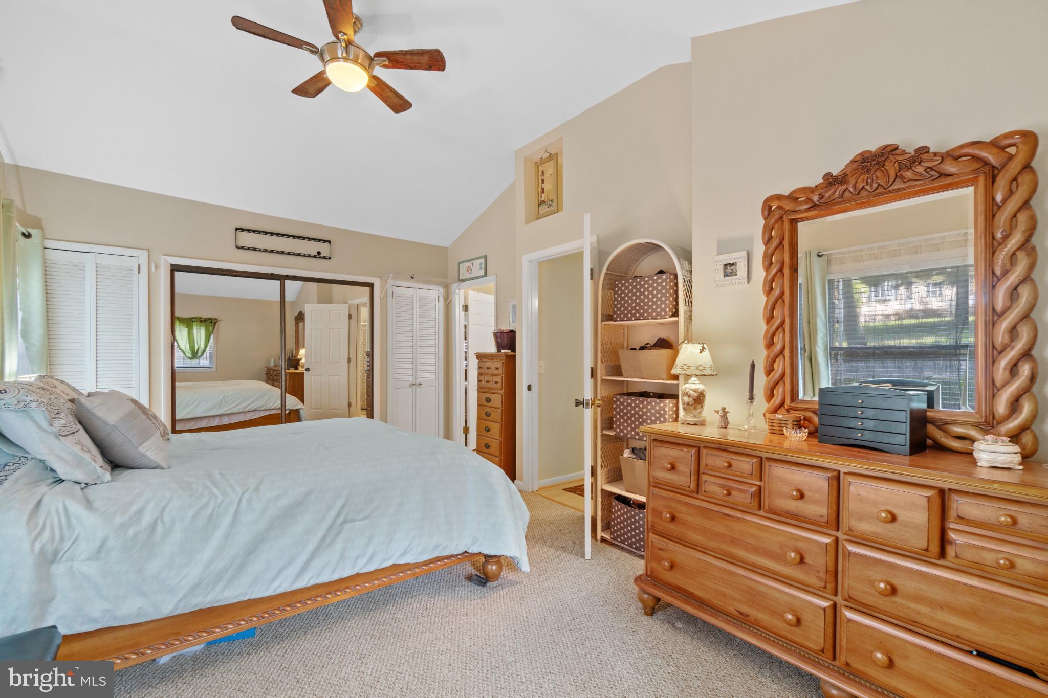 LAKE SHORE - Residential