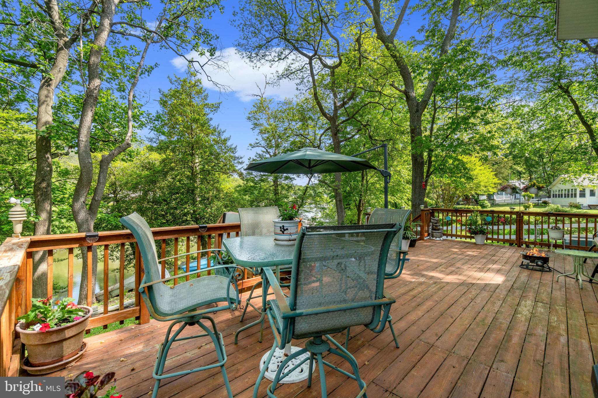 LAKE SHORE - Residential