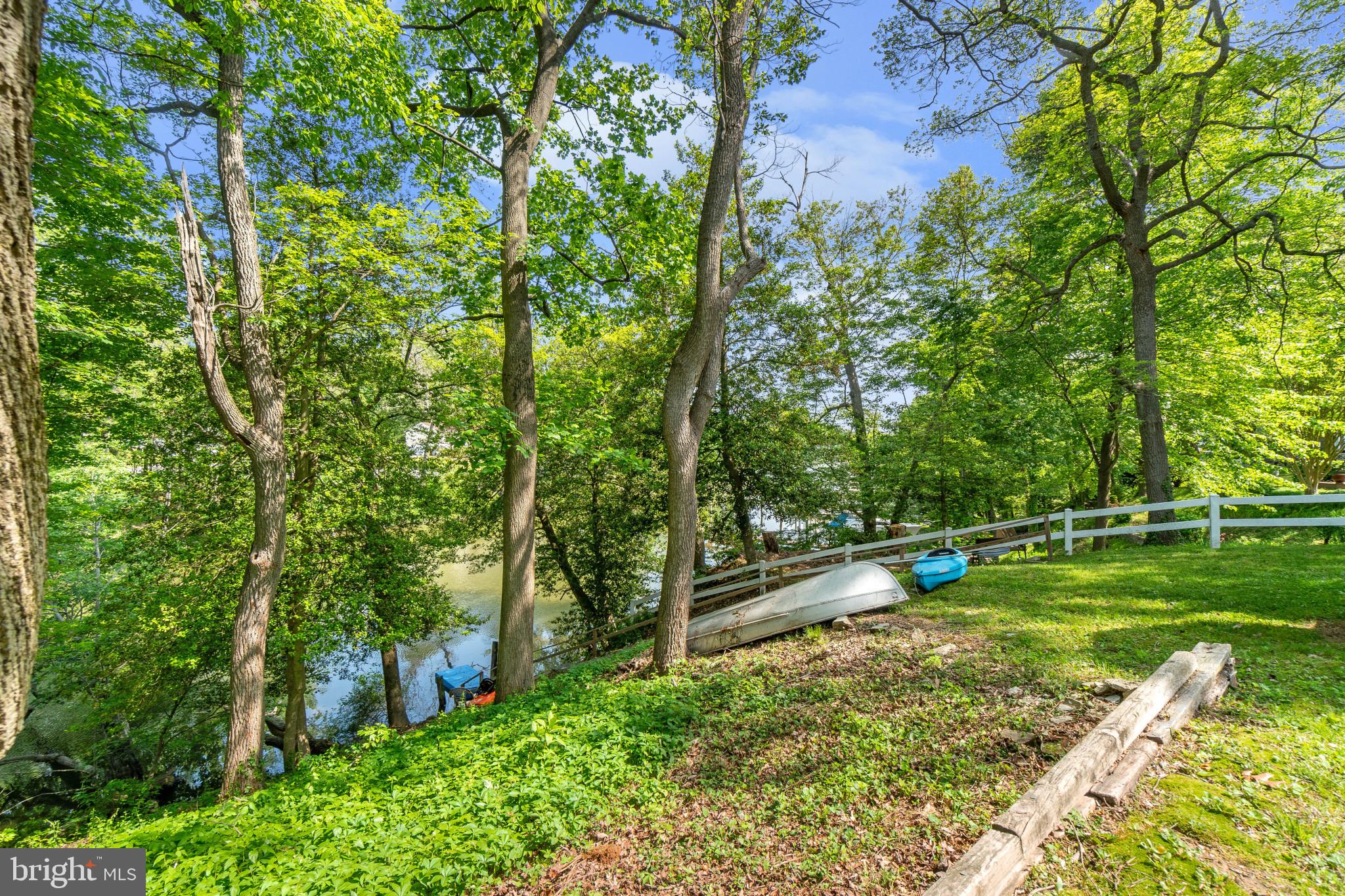LAKE SHORE - Residential