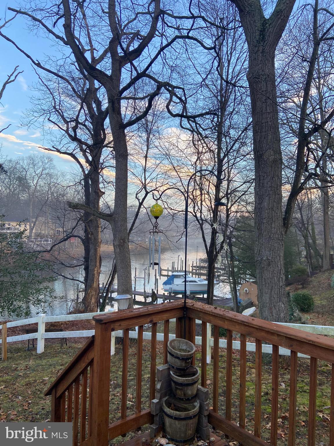 LAKE SHORE - Residential