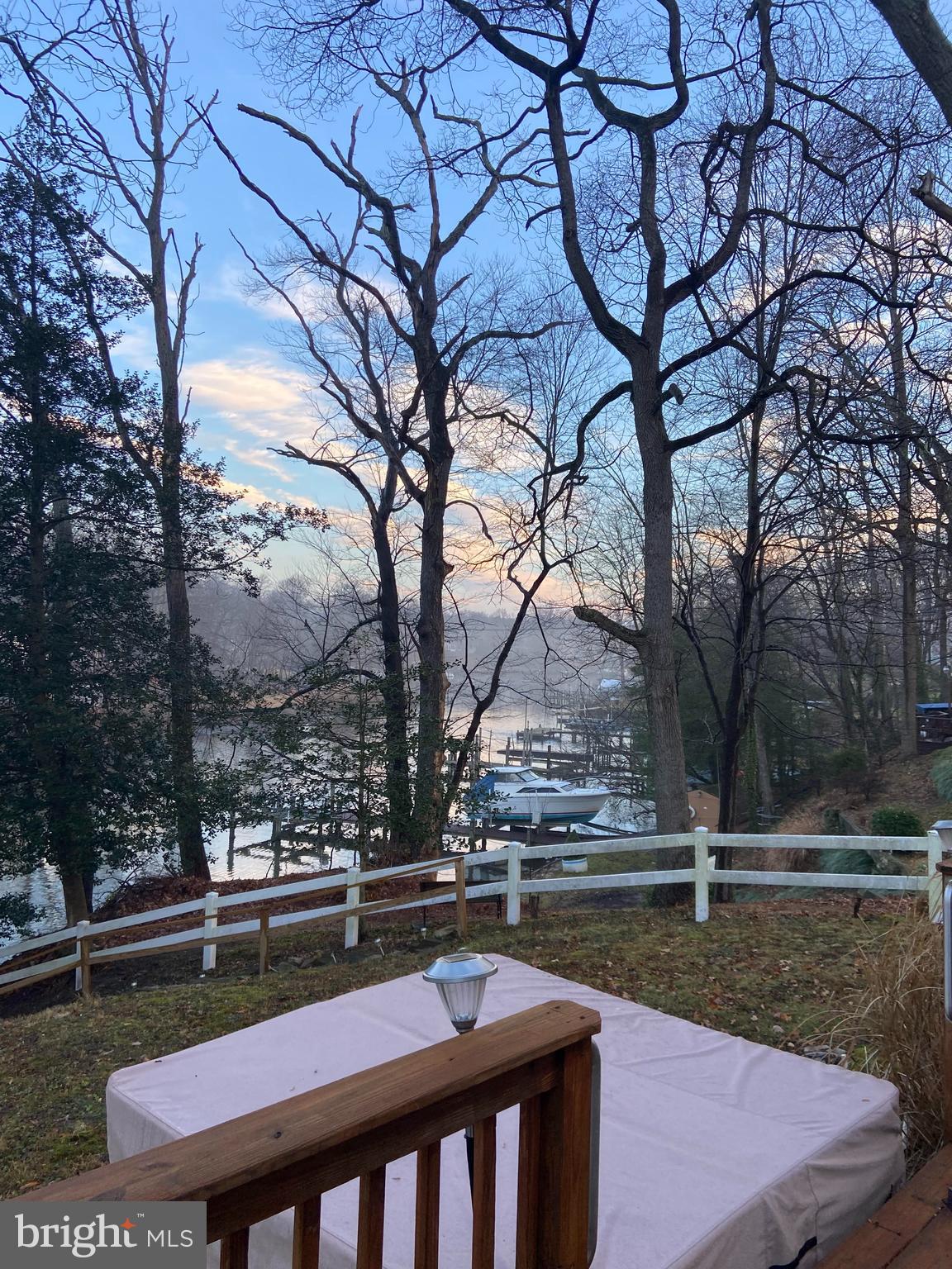 LAKE SHORE - Residential