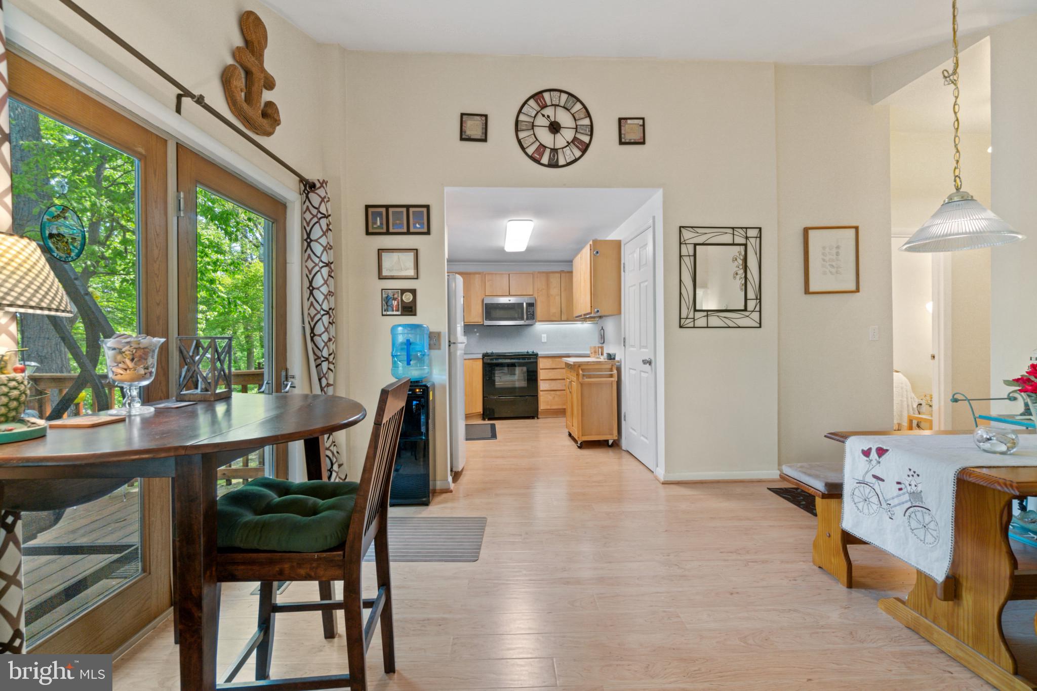 LAKE SHORE - Residential