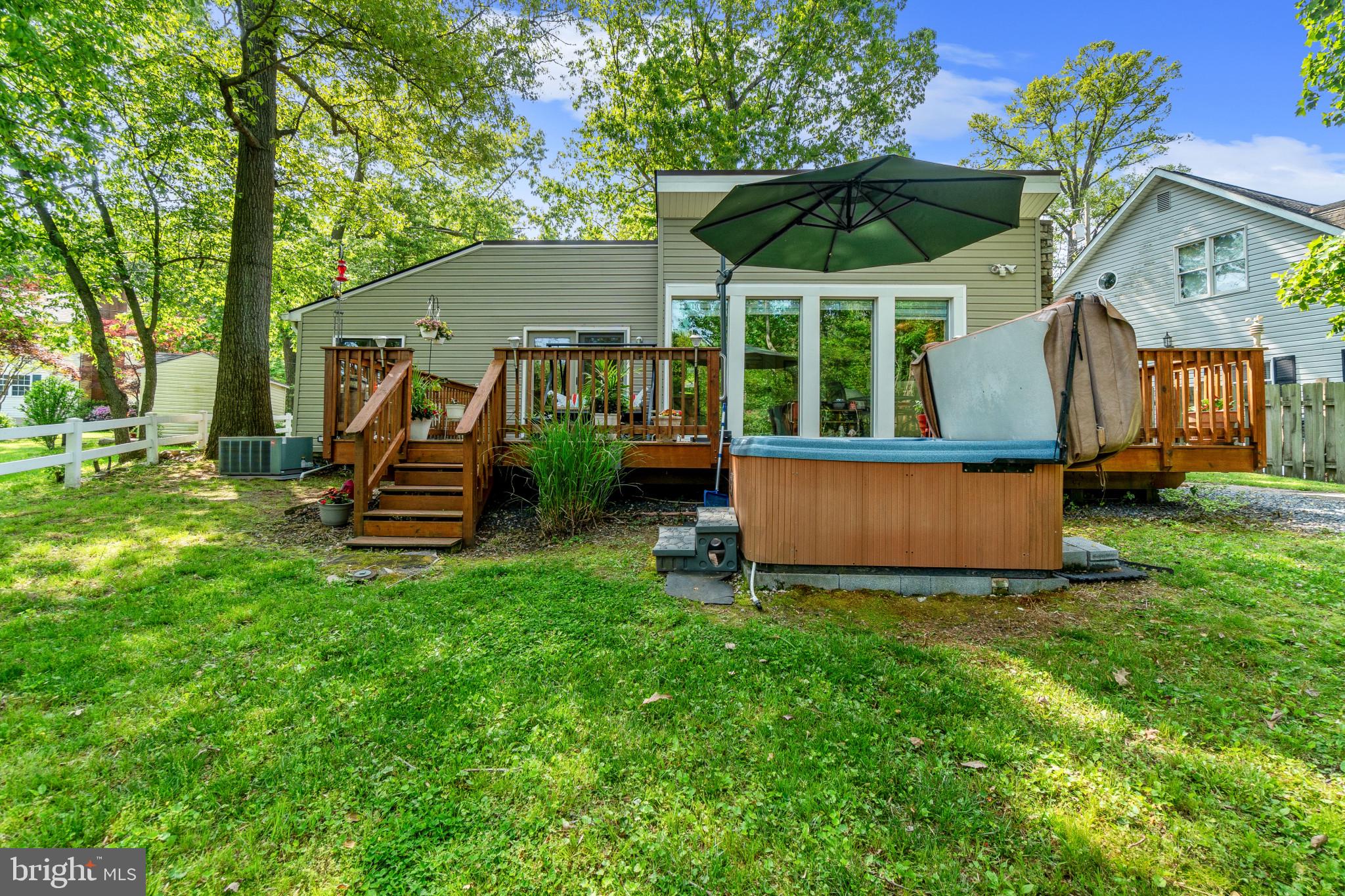 LAKE SHORE - Residential