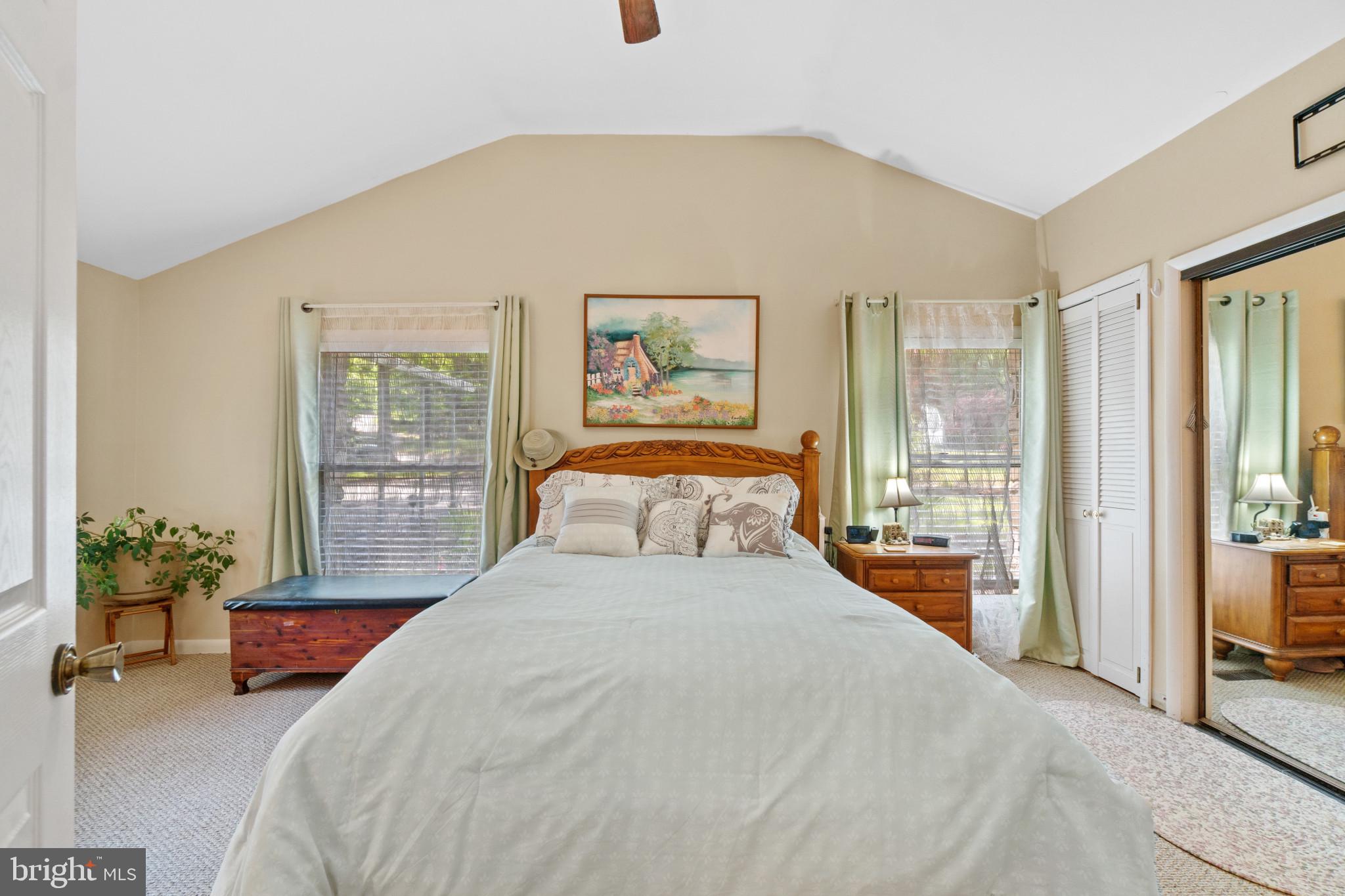 LAKE SHORE - Residential