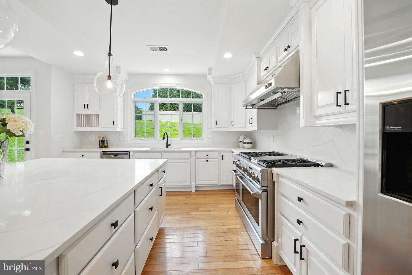 SALONA VILLAGE - Residential