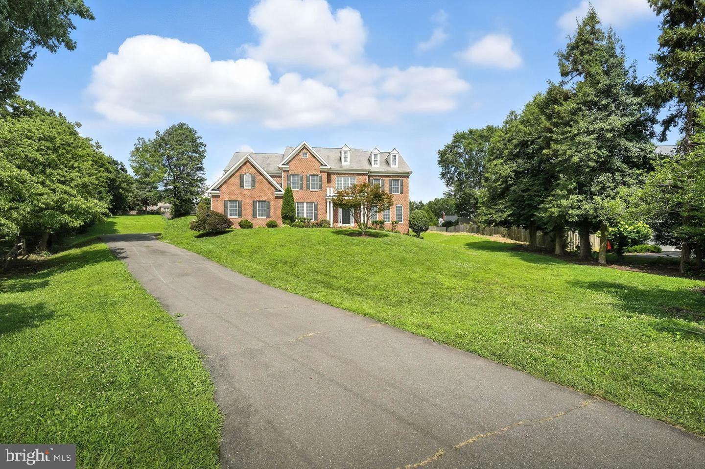 SALONA VILLAGE - Residential