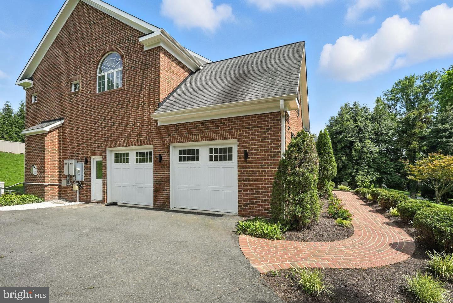 SALONA VILLAGE - Residential