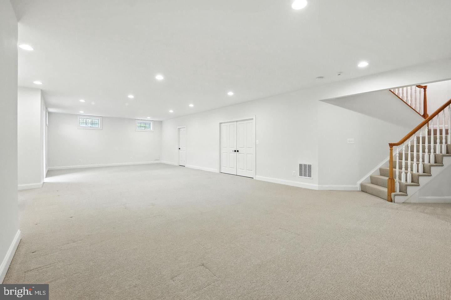 SALONA VILLAGE - Residential