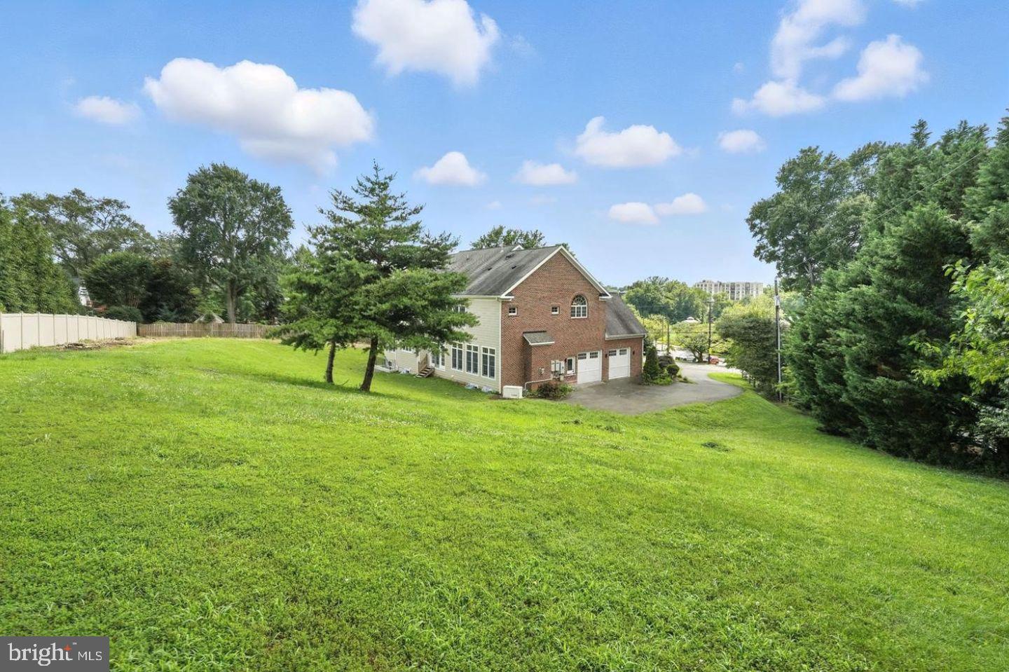 SALONA VILLAGE - Residential