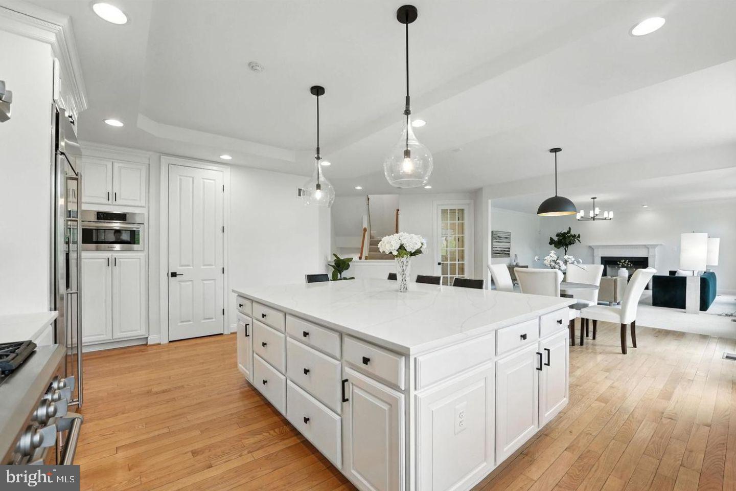 SALONA VILLAGE - Residential