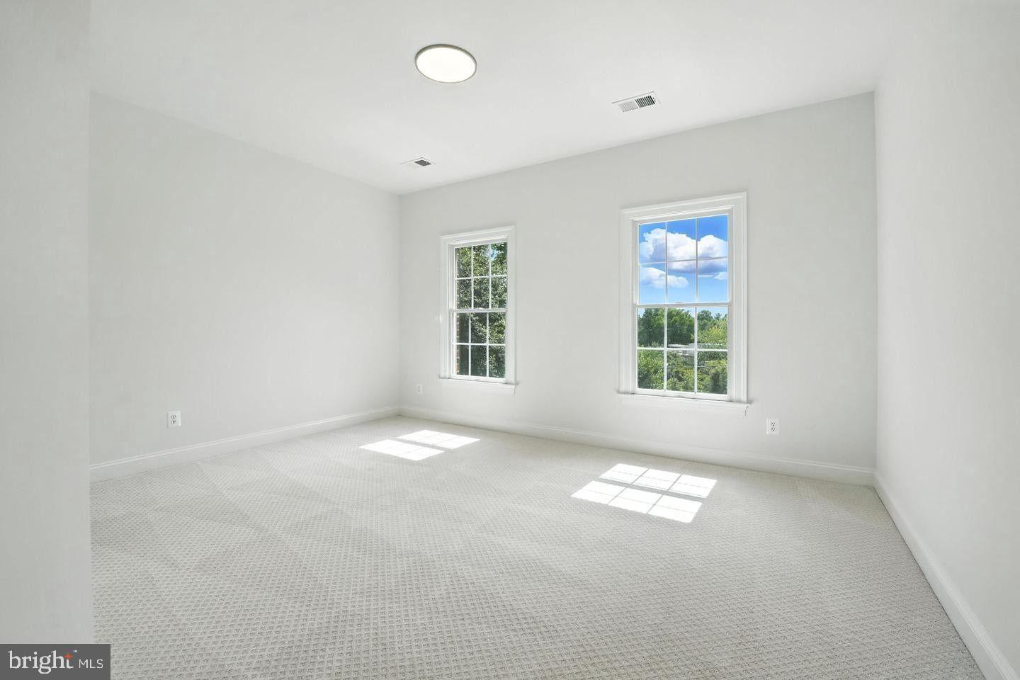 SALONA VILLAGE - Residential