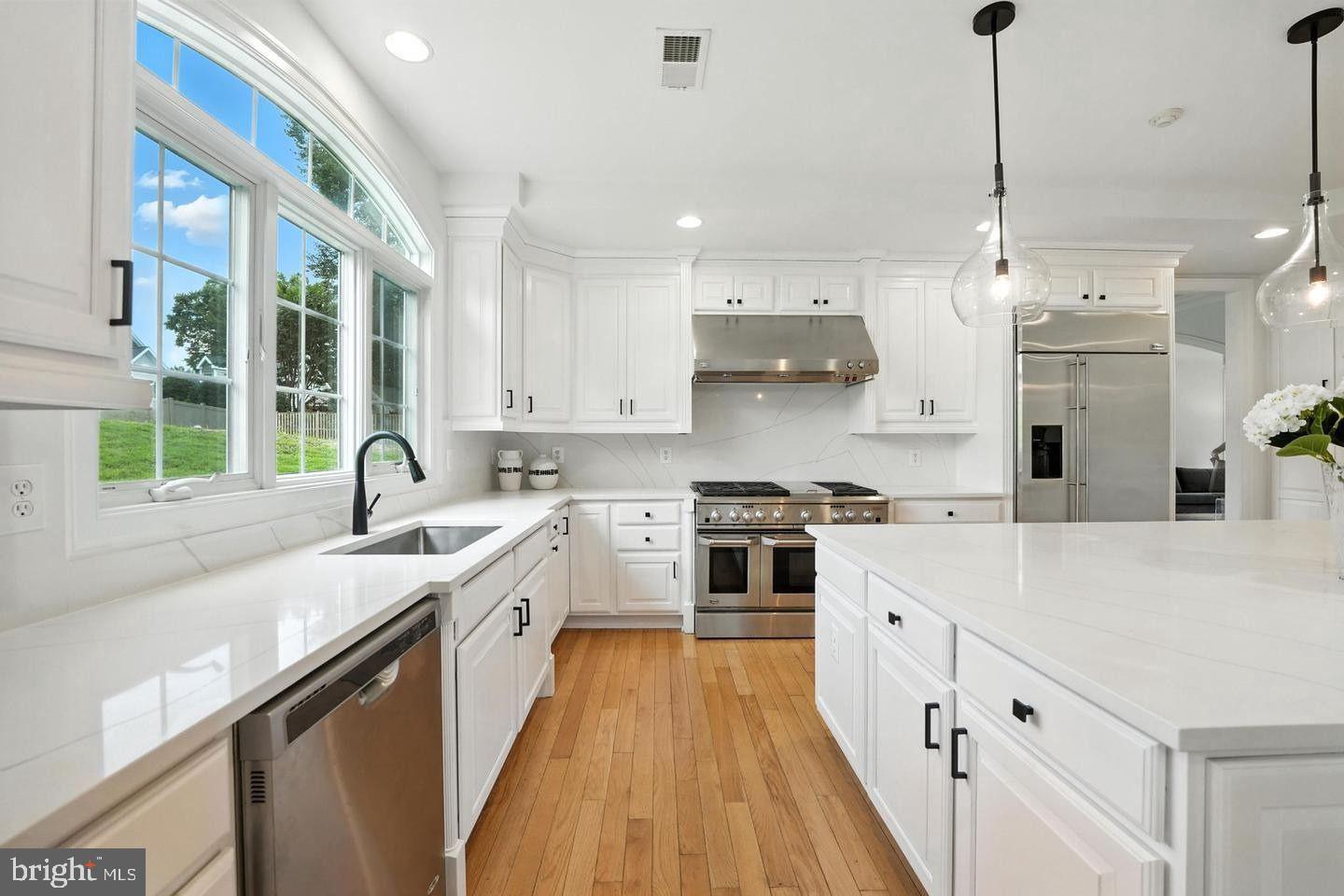 SALONA VILLAGE - Residential