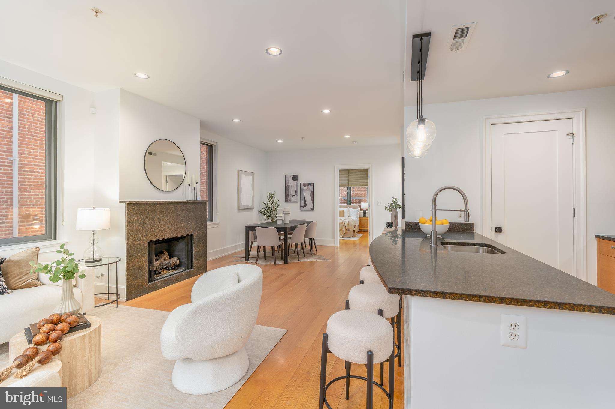 2516 Q STREET NW E102