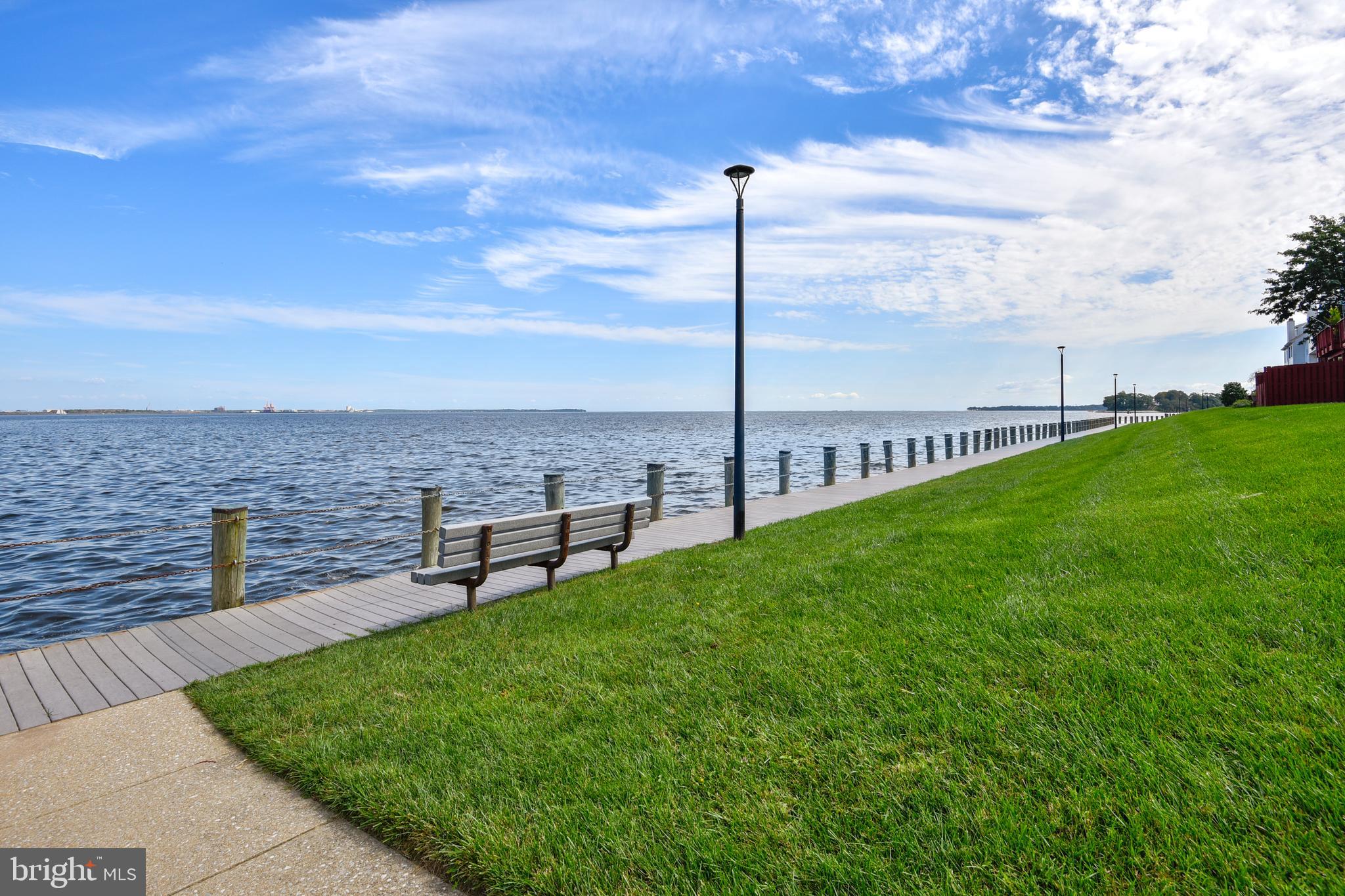 STONEY BEACH - Residential