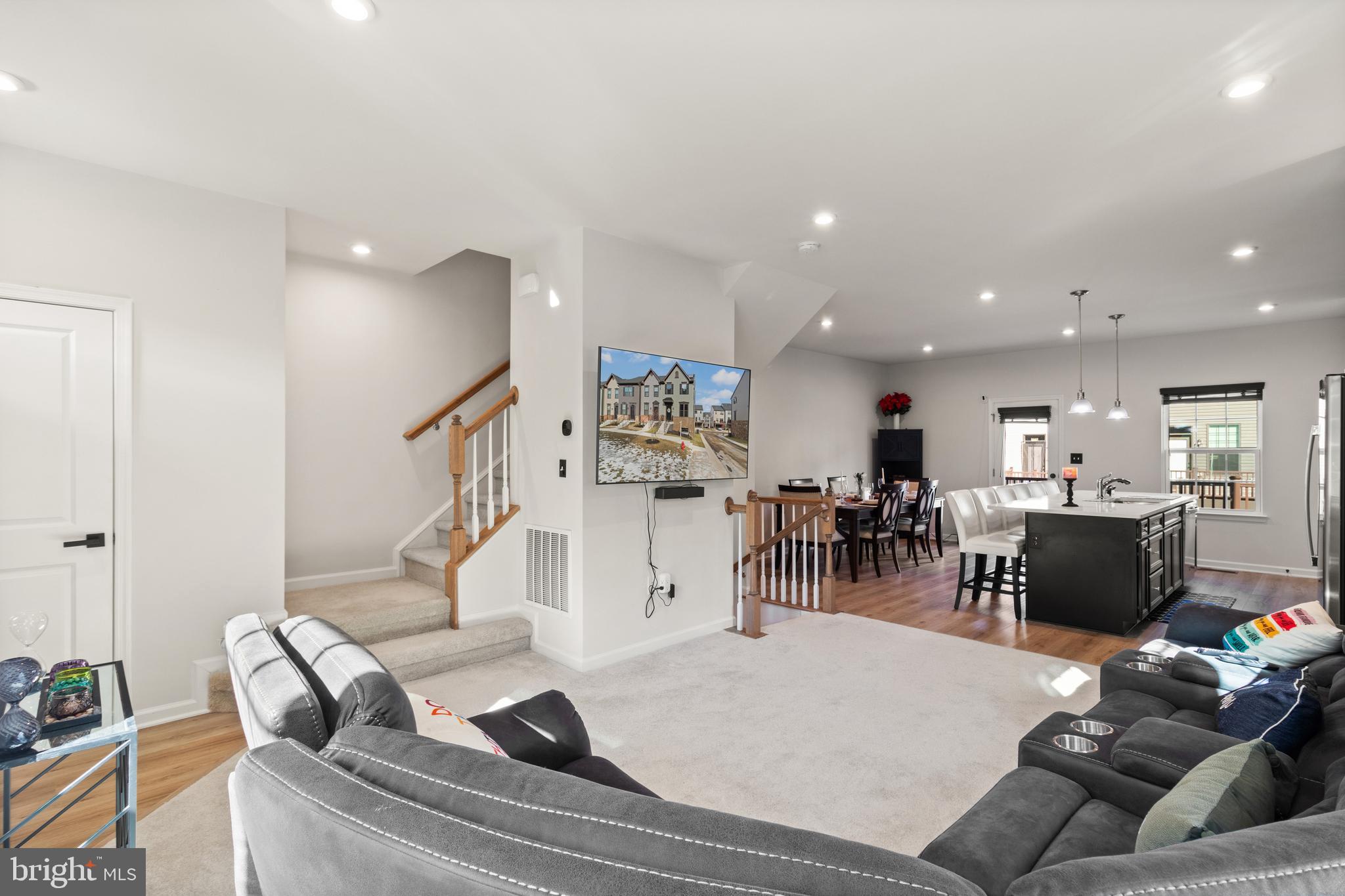 FREDERICKSBURG - Residential