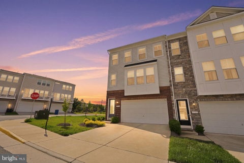 Townhouse For Sale - 5050 Melissa Place<br/> WOODBRIDGE, VA 22192