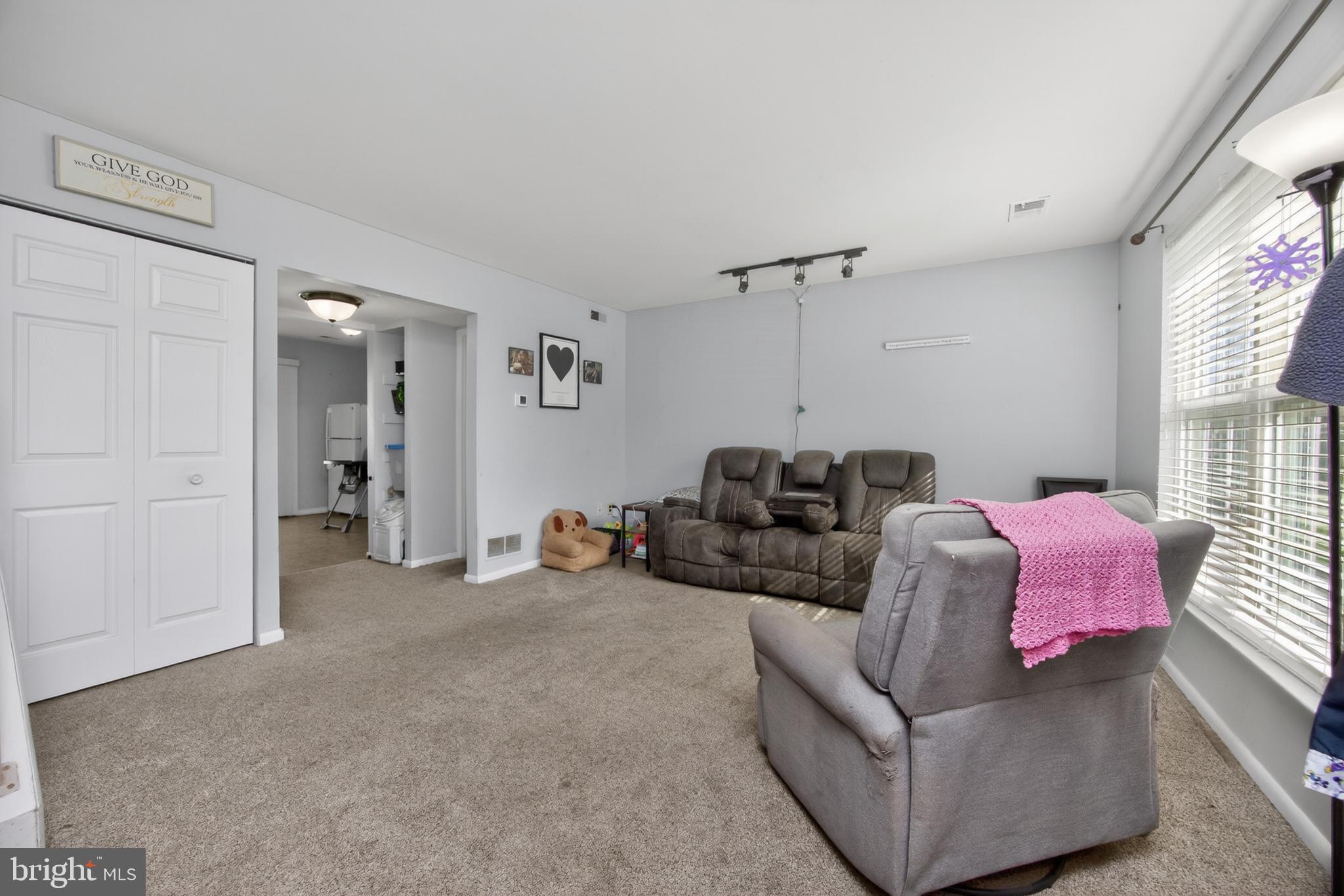CEDAR GROVE ESTS - Residential