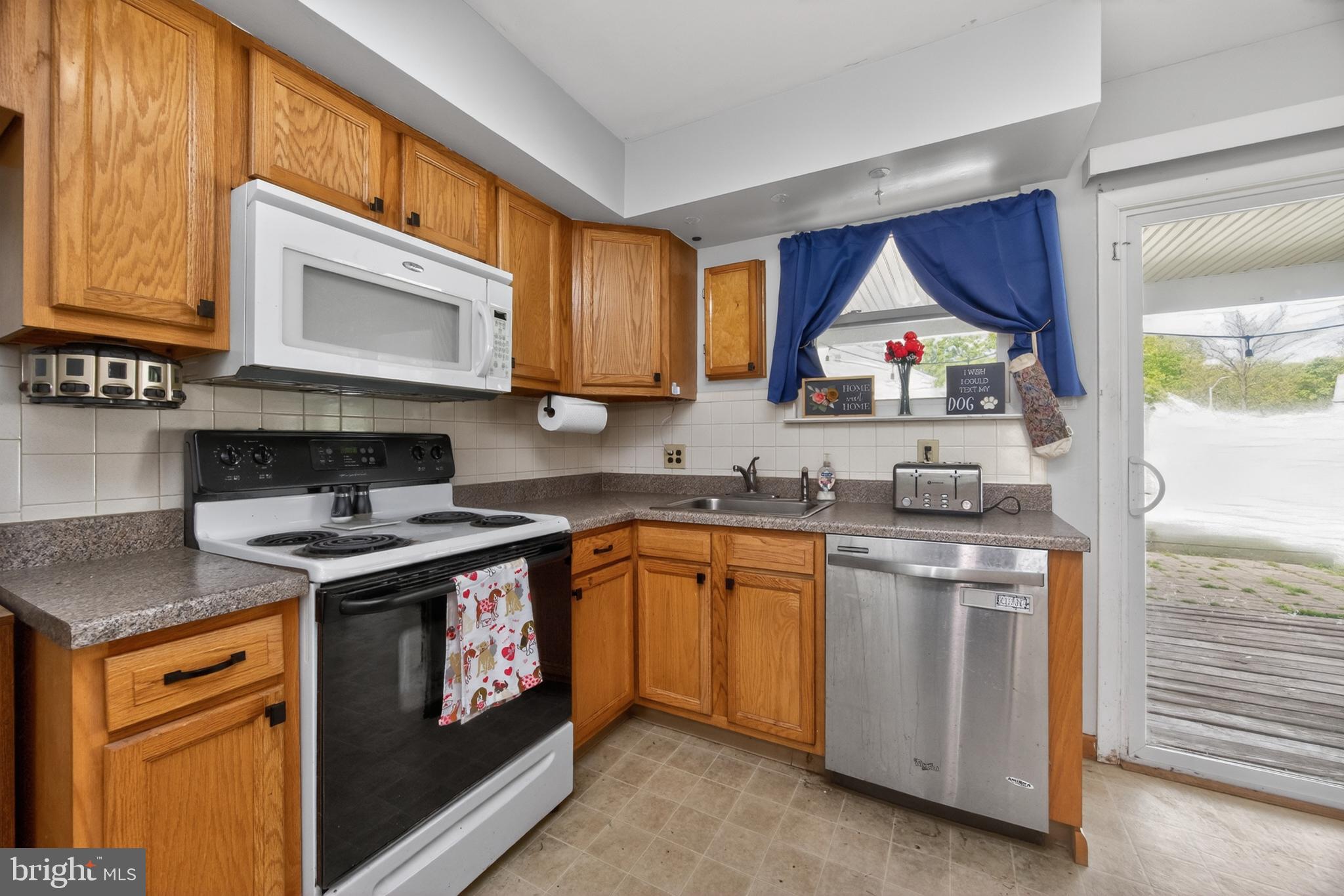 CEDAR GROVE ESTS - Residential