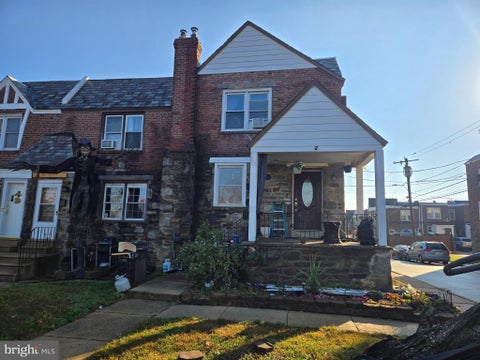 Townhouse For Sale - 201 Saint Laurence Road<br/> UPPER DARBY, PA 19082