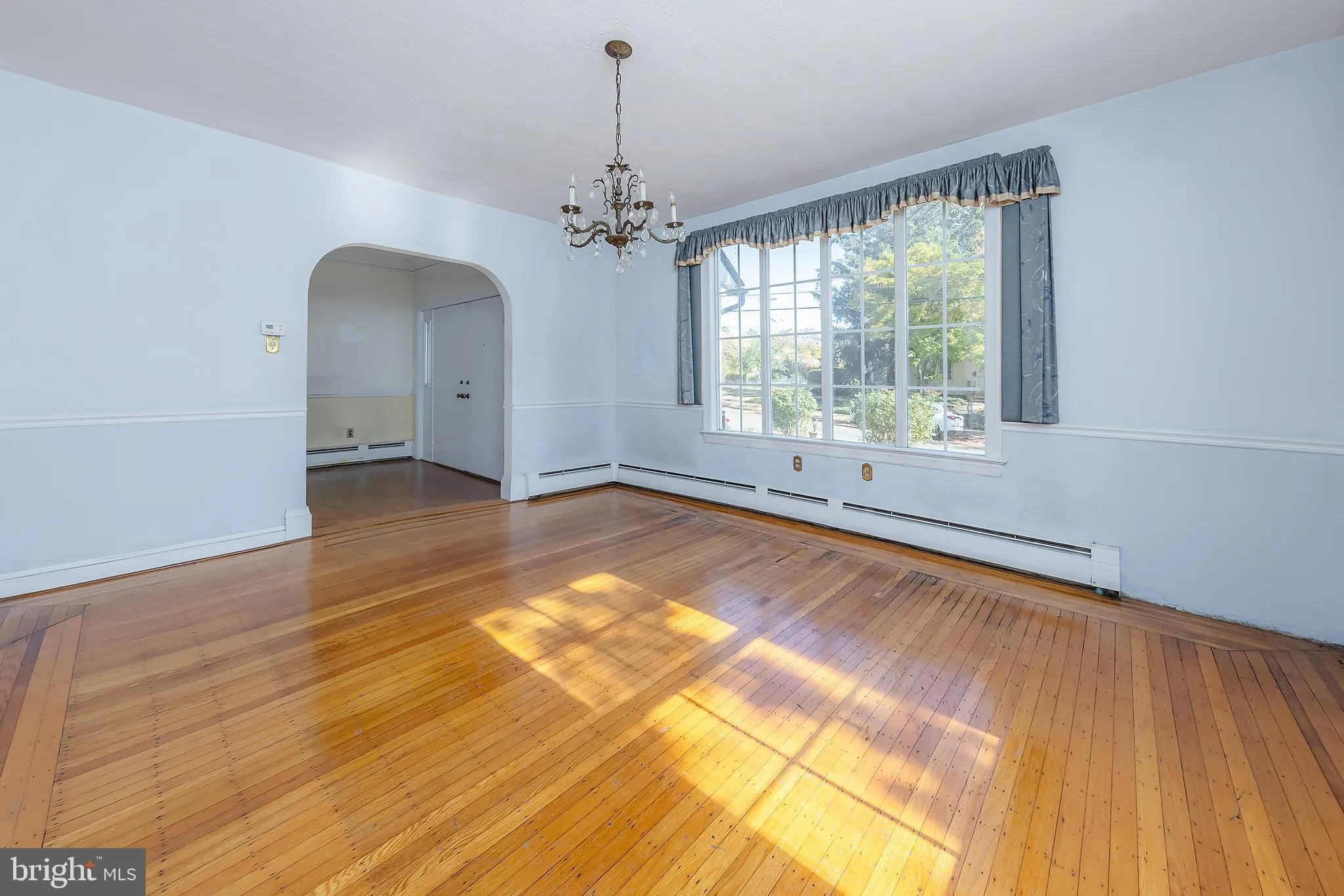 Woodbury, New Jersey 08096, United States, 5 Bedrooms Bedrooms, ,4 BathroomsBathrooms,Residential,Active,40605