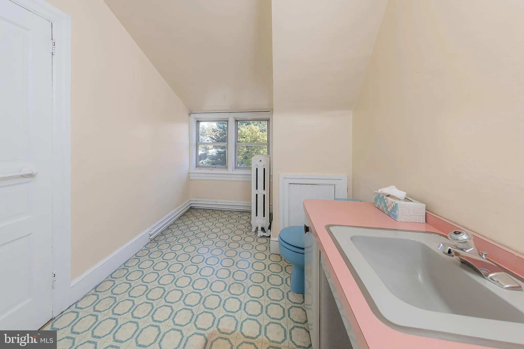 Woodbury, New Jersey 08096, United States, 5 Bedrooms Bedrooms, ,4 BathroomsBathrooms,Residential,Active,40605