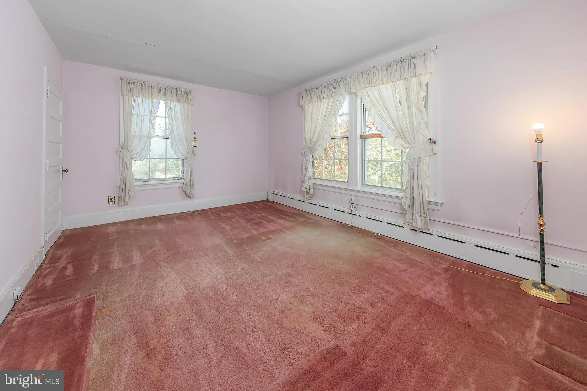 Woodbury, New Jersey 08096, United States, 5 Bedrooms Bedrooms, ,4 BathroomsBathrooms,Residential,Active,40605