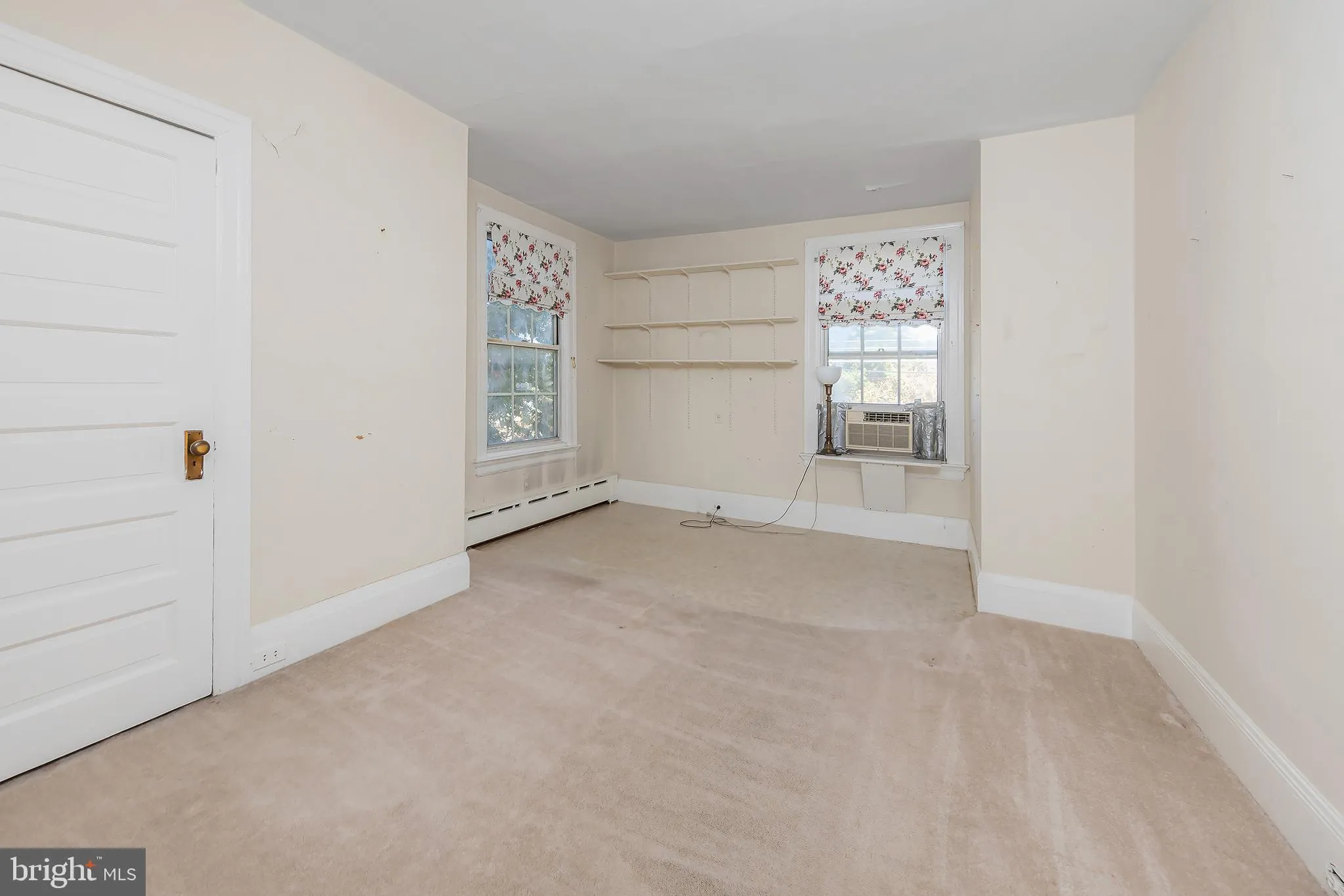 Woodbury, New Jersey 08096, United States, 5 Bedrooms Bedrooms, ,4 BathroomsBathrooms,Residential,Active,40605