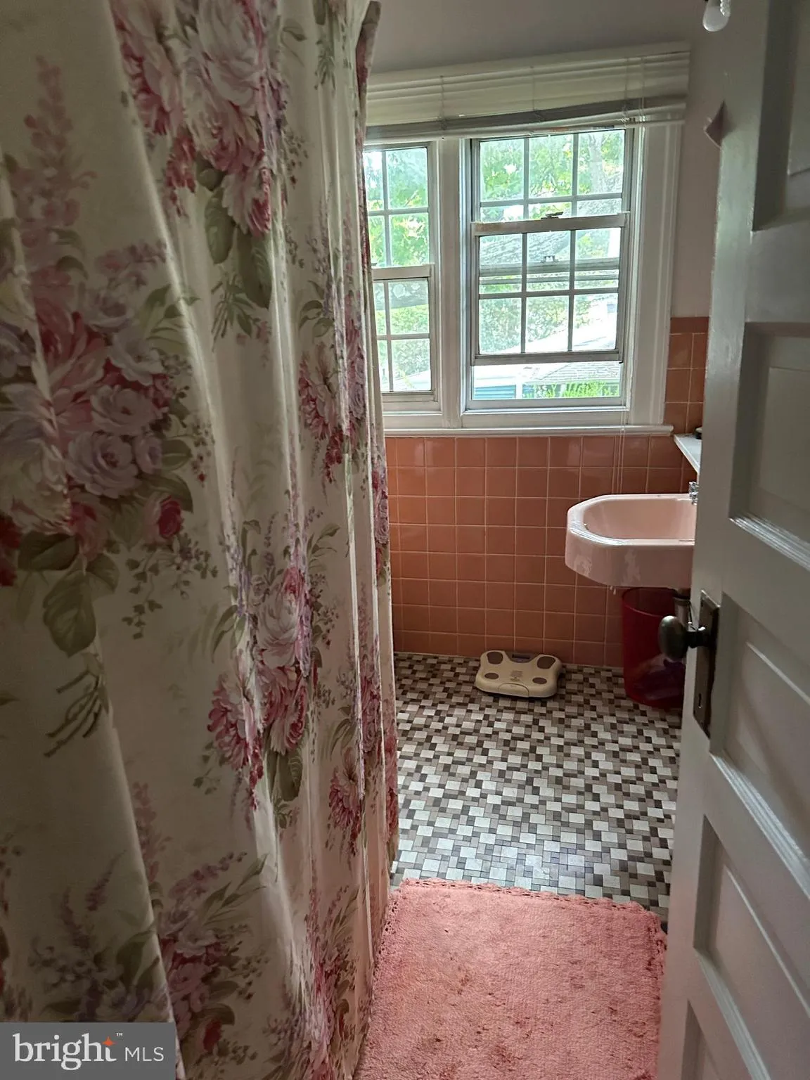 Woodbury, New Jersey 08096, United States, 5 Bedrooms Bedrooms, ,4 BathroomsBathrooms,Residential,Active,40605