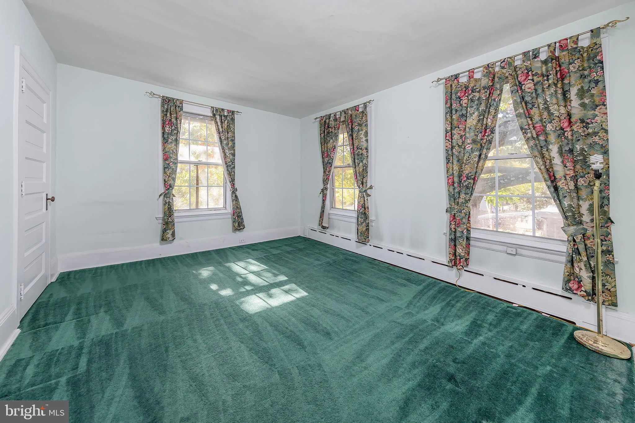 Woodbury, New Jersey 08096, United States, 5 Bedrooms Bedrooms, ,4 BathroomsBathrooms,Residential,Active,40605