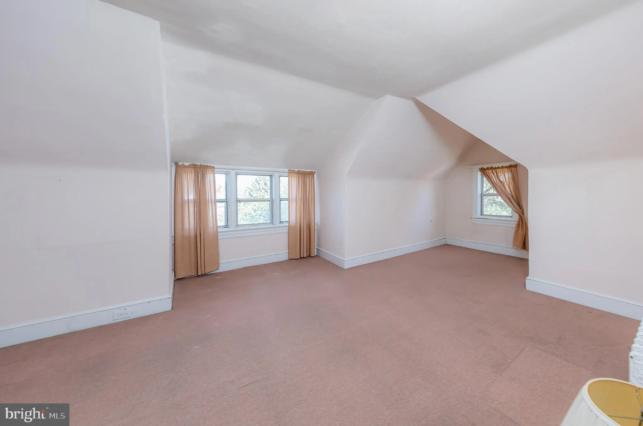 Woodbury, New Jersey 08096, United States, 5 Bedrooms Bedrooms, ,4 BathroomsBathrooms,Residential,Active,40605