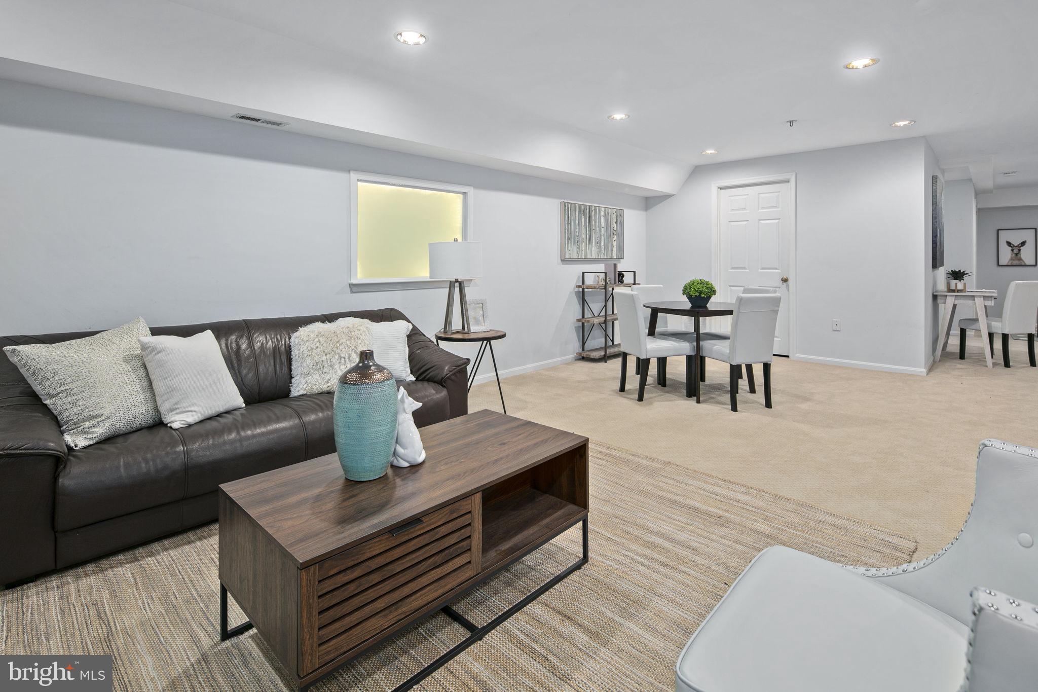 MAYWOOD - Residential